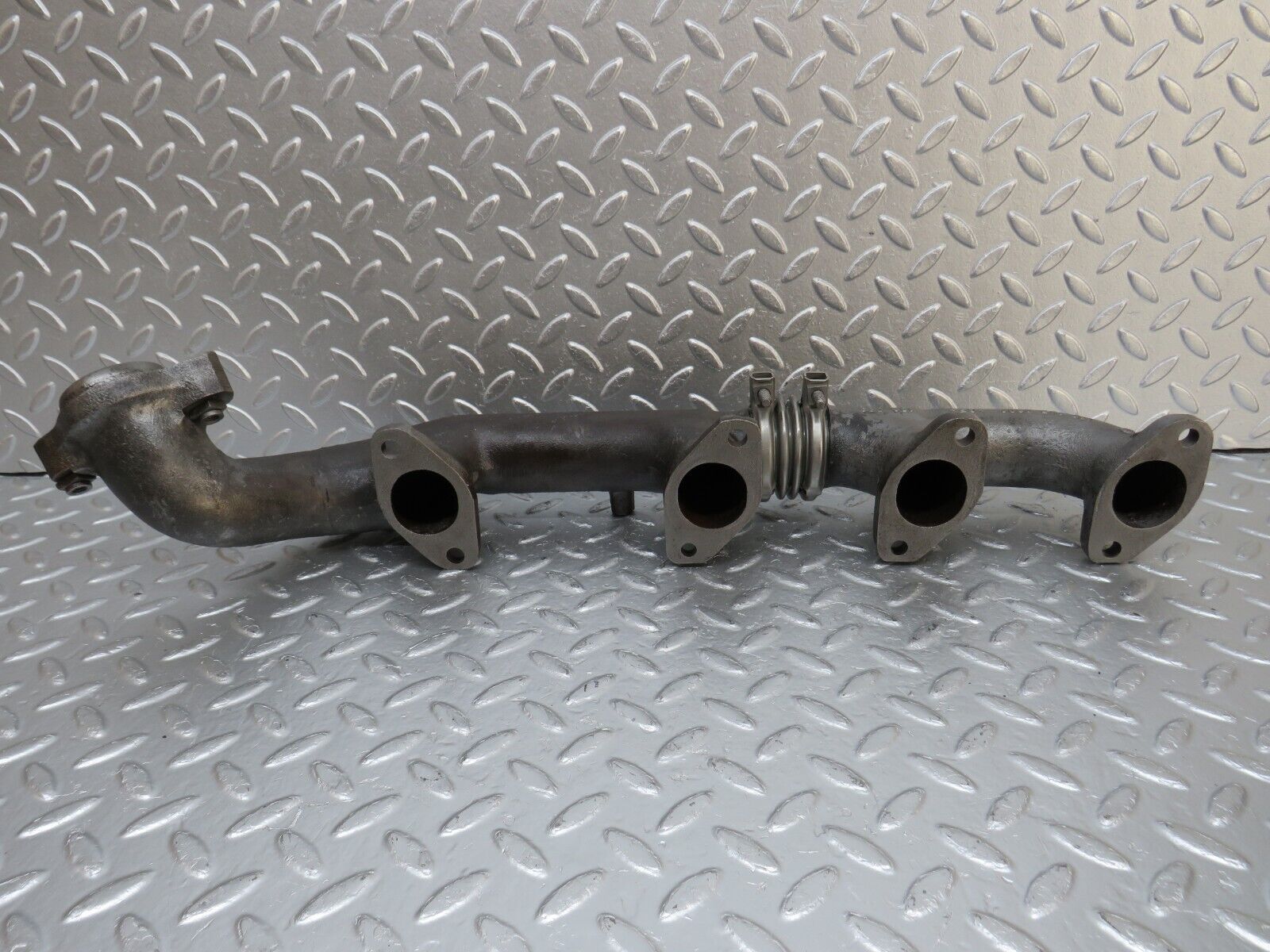 33050 Mercedes-Benz W126 380 V8 M116 Exhaust Manifold Right Side 1161420602 1161420702