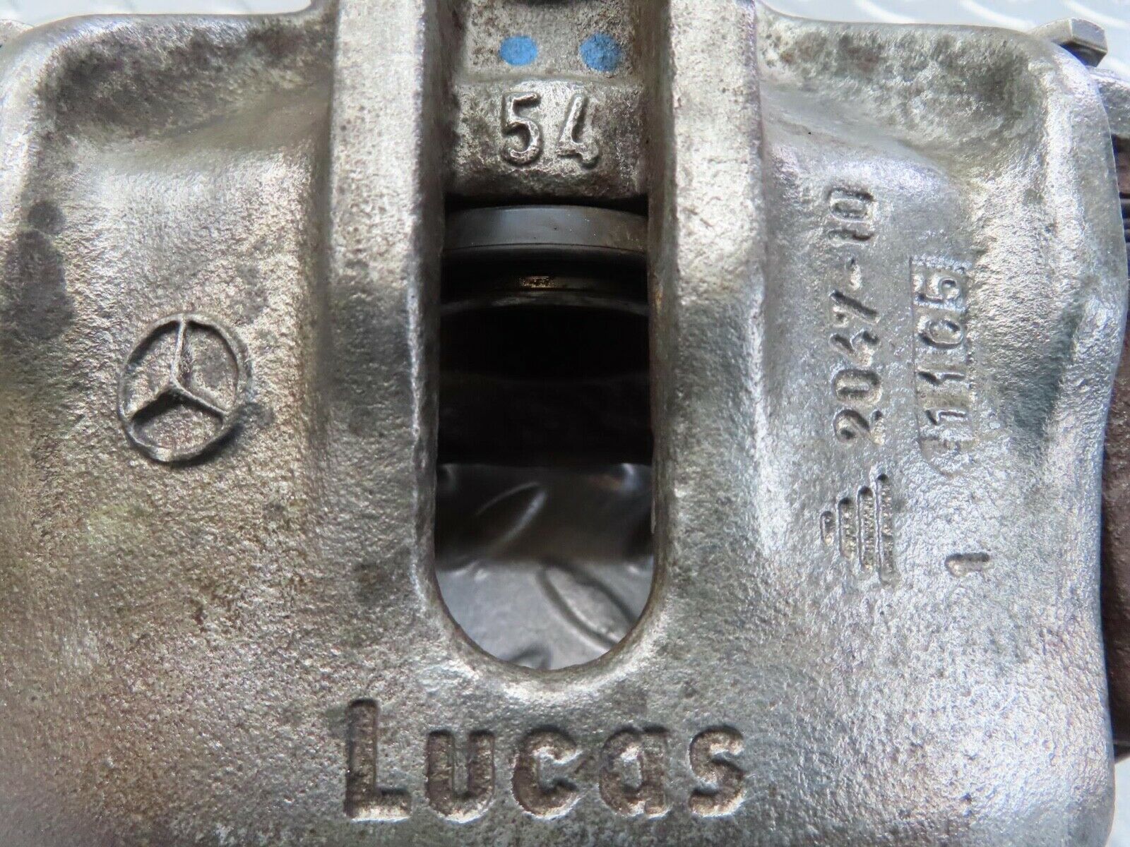 16447 Mercedes-Benz W124 260E Front Left Brake Caliper Lucas 54