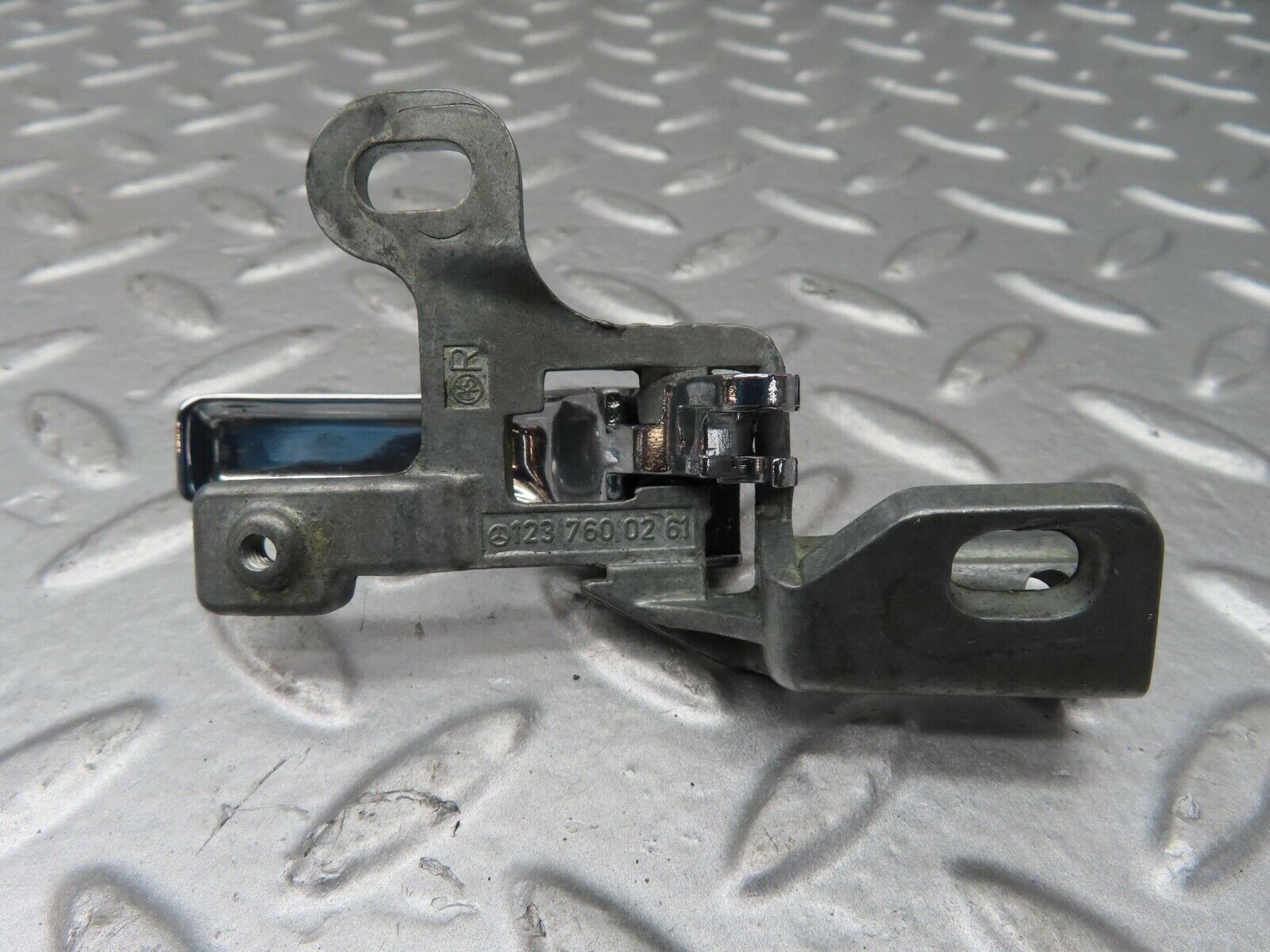 7040 Mercedes-Benz W123 230E Rear Right Interior Door Handle 1237600261