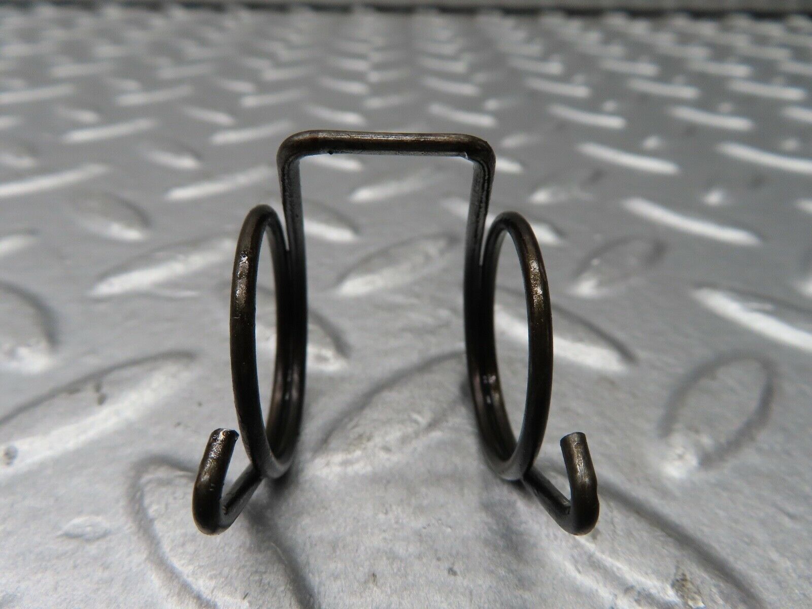 18313 Mercedes-Benz W111 220SE Coupe Rocker Arm Retaining Spring