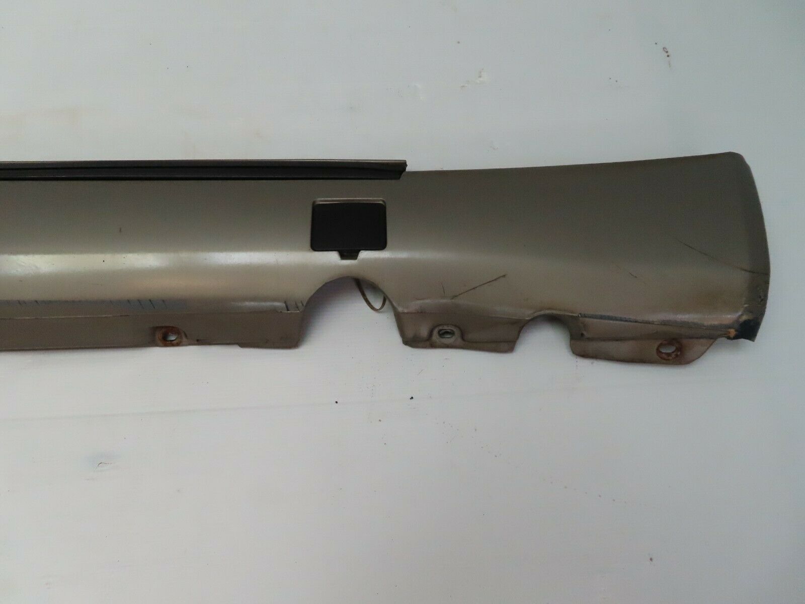 5565 Mercedes-Benz W124 230E Side Skirt Right Side 1246902440