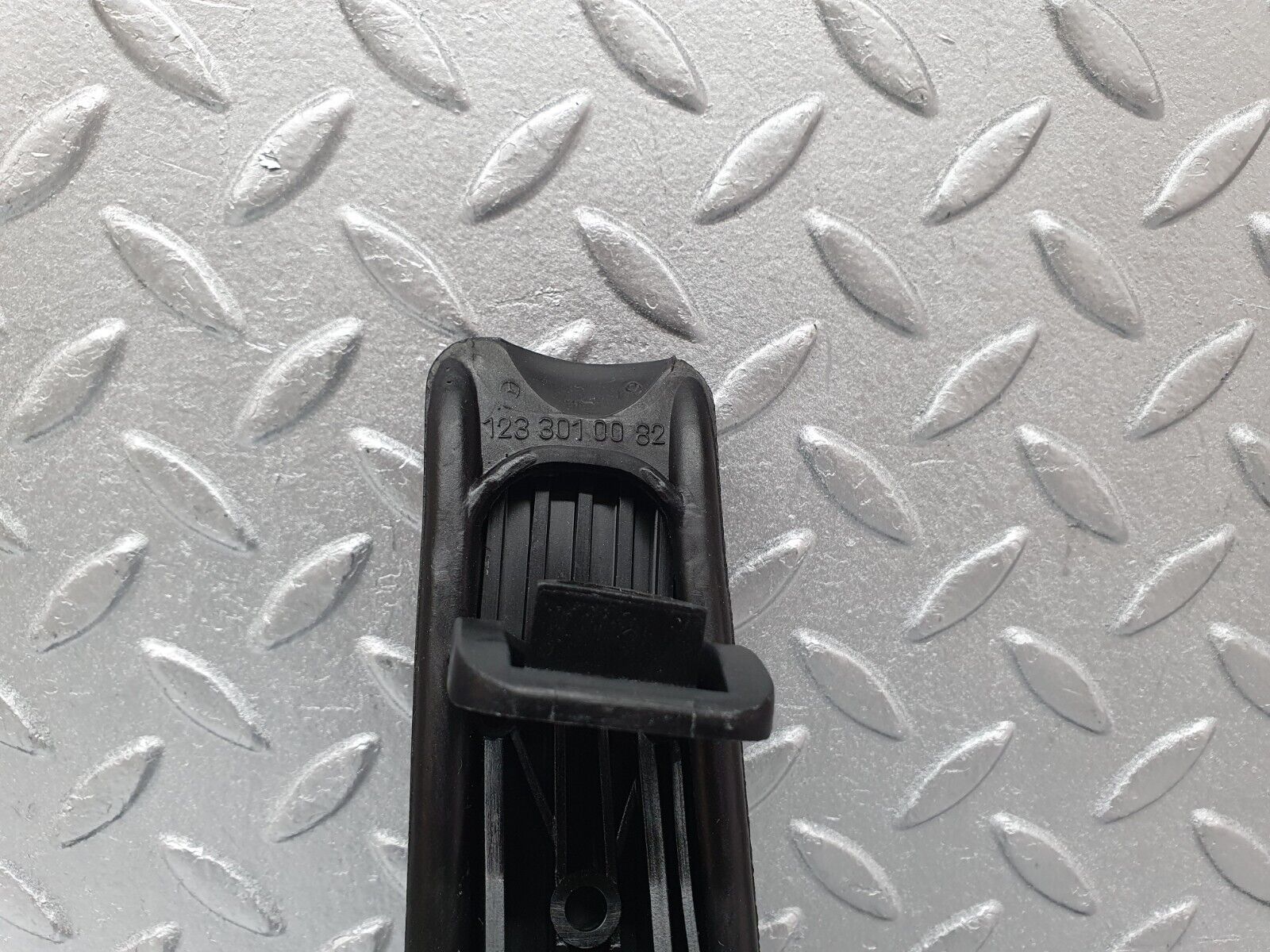 41485 Mercedes-Benz W124 200E Accelerator Pedal With Rubber 1263000504 1233010082