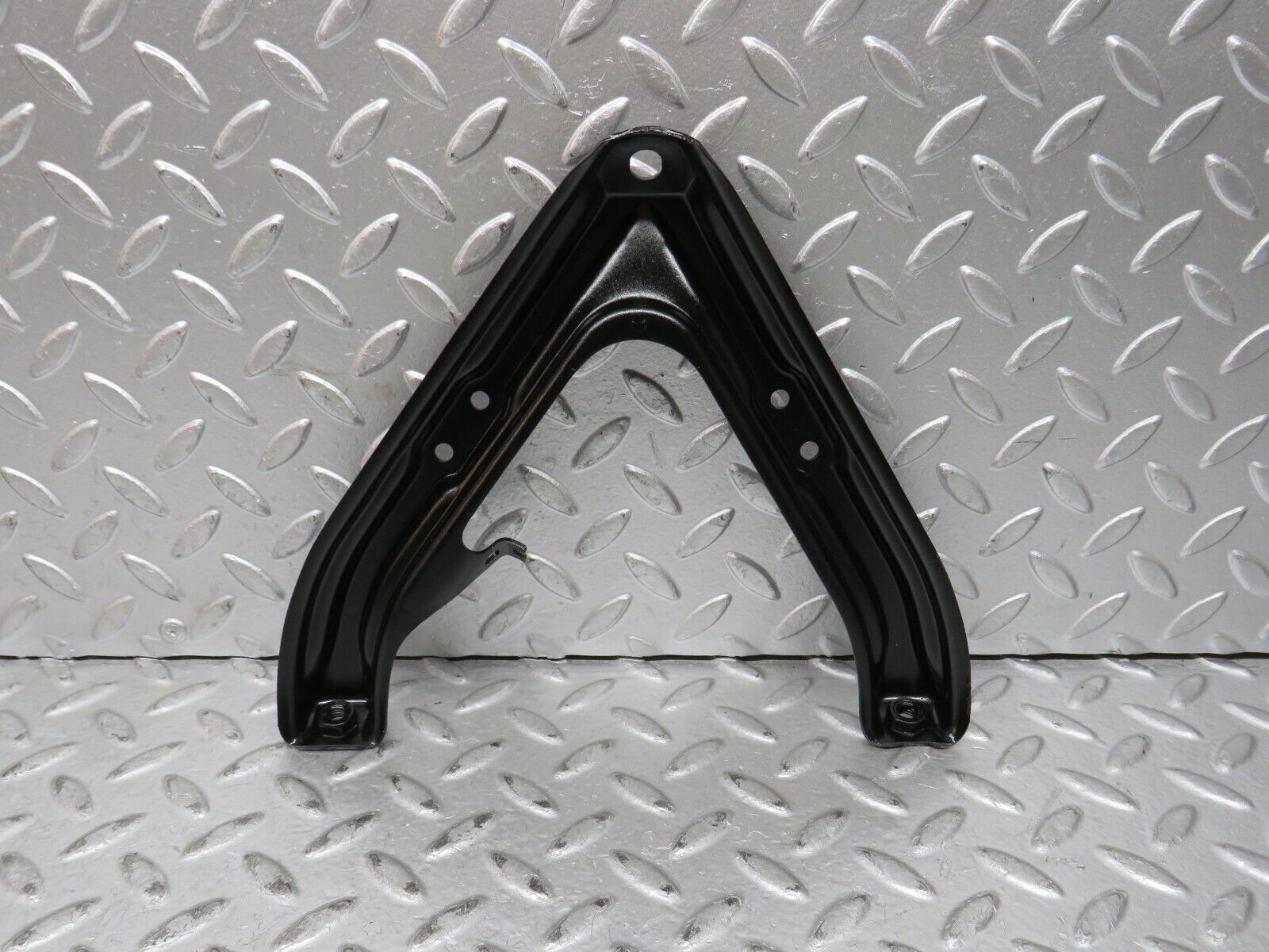 28775 Mercedes-Benz W123 230E Air Intake Manifold Bracket