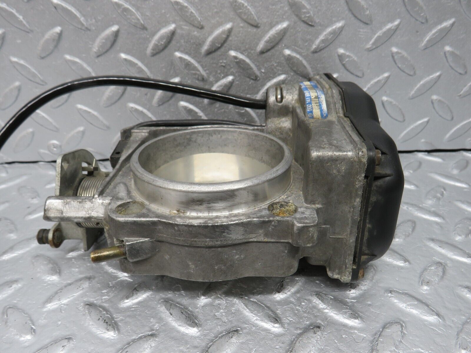 38559 Mercedes-Benz R129 280SL Coupe Throttle Body Valve VDO 0011416525
