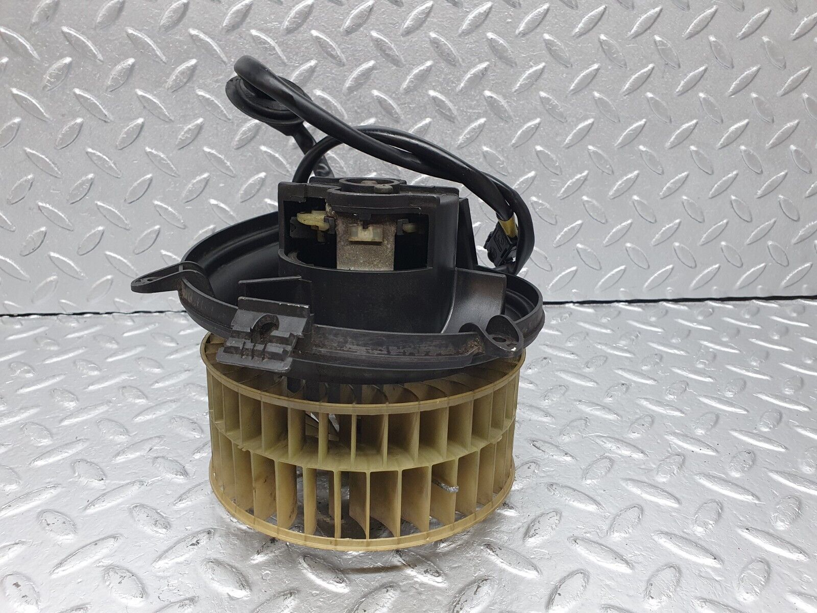 41470 Mercedes-Benz W124 200E Heater Blower Motor Behr