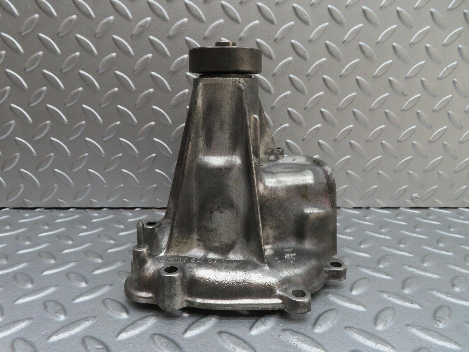 14361 Mercedes-Benz W116 350SE Water Pump With Thermostat Housing 1172010201 1162030374