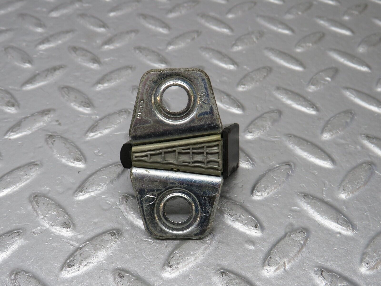 38833 Mercedes-Benz W201 190E 2.6L Door Lock Latch