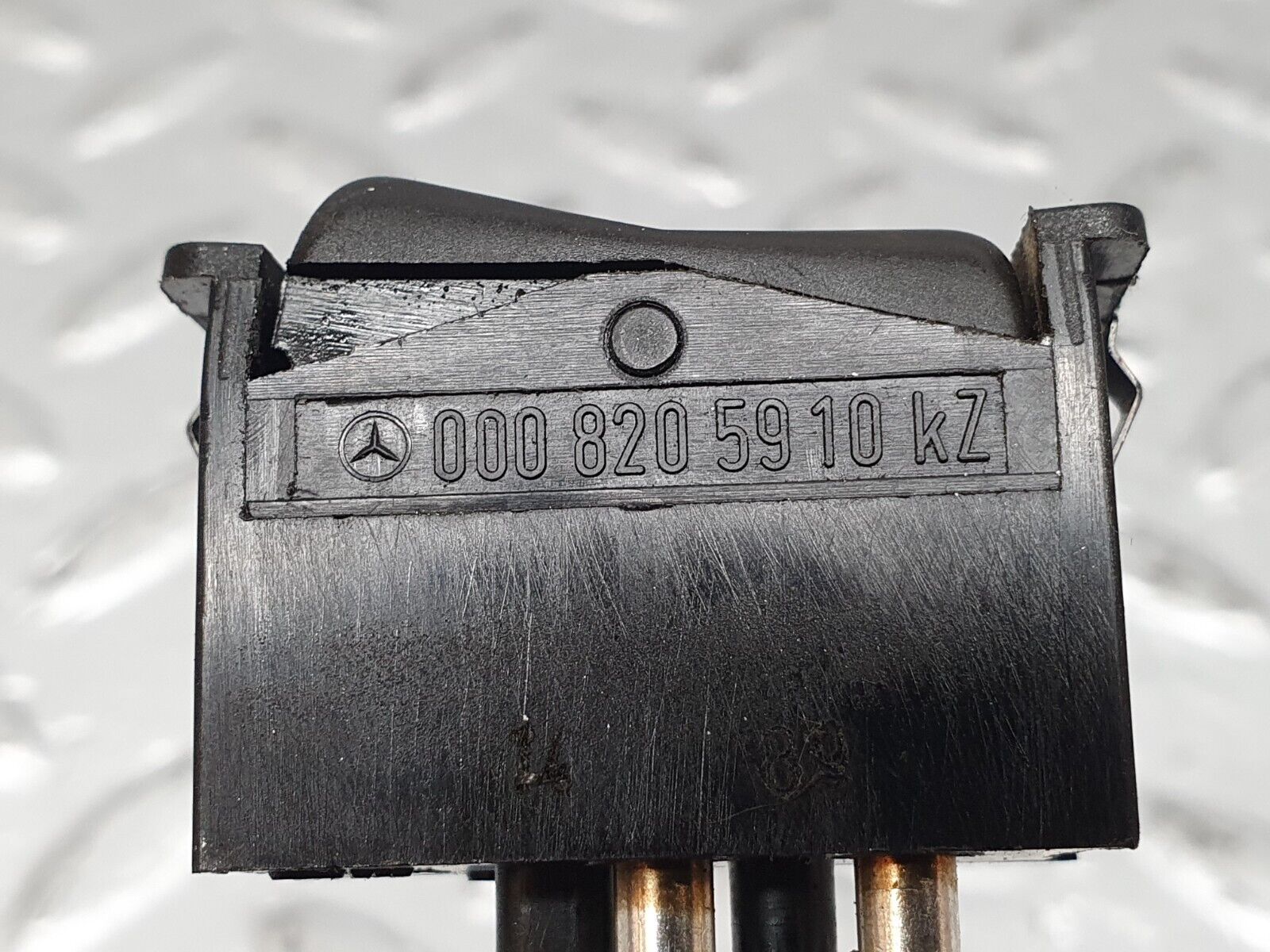 41099 Mercedes-Benz W126 300SE Interior Light Switch 0008205910