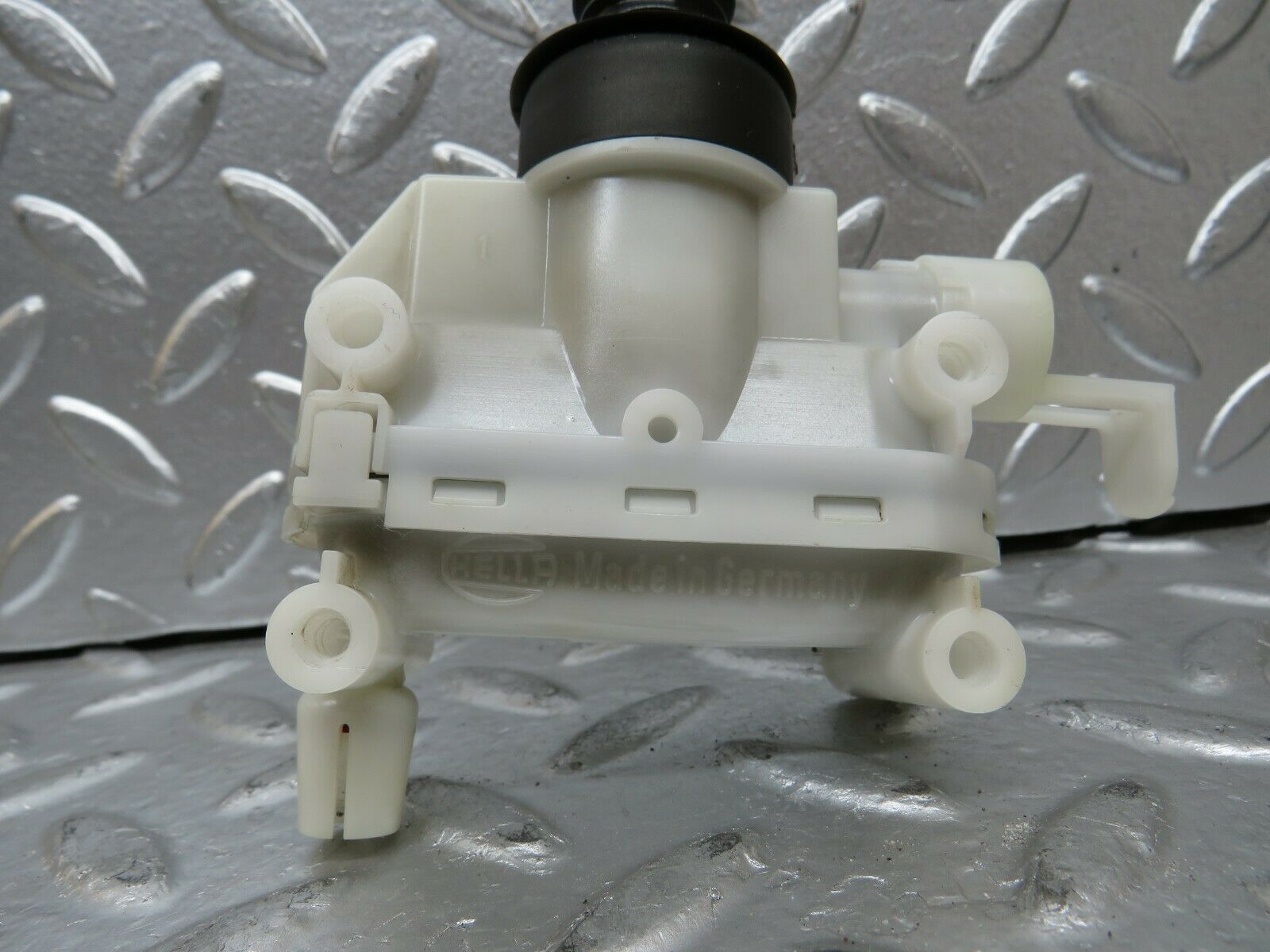 24253 Mercedes-Benz S124 220TE Door Lock Vacuum Actuator Hella Rear Right