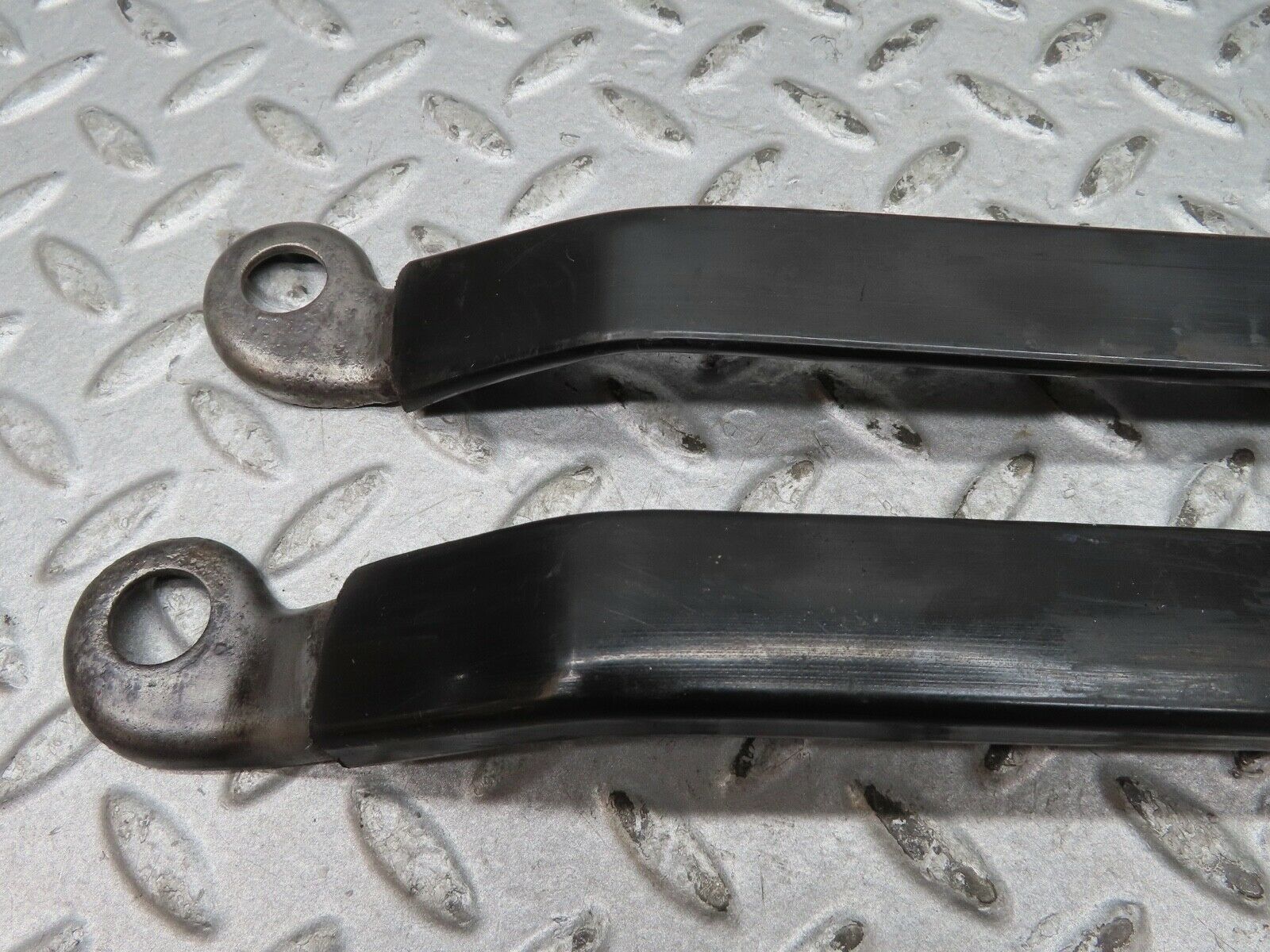 17692 Mercedes-Benz W116 450SEL Seat Belt Runner