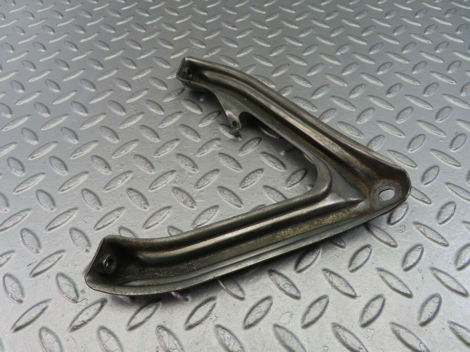 10099 Mercedes-Benz C123 230CE Coupe Air Intake Manifold Bracket