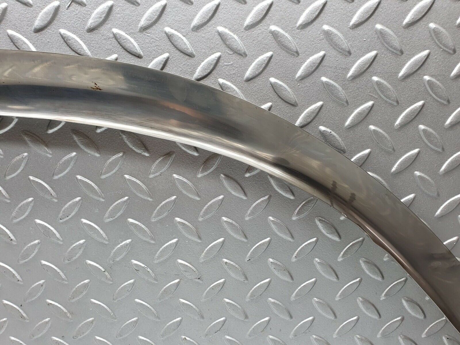 0141 Mercedes-Benz W116 350SE Rear Left Chrome Wheel Arch Trim