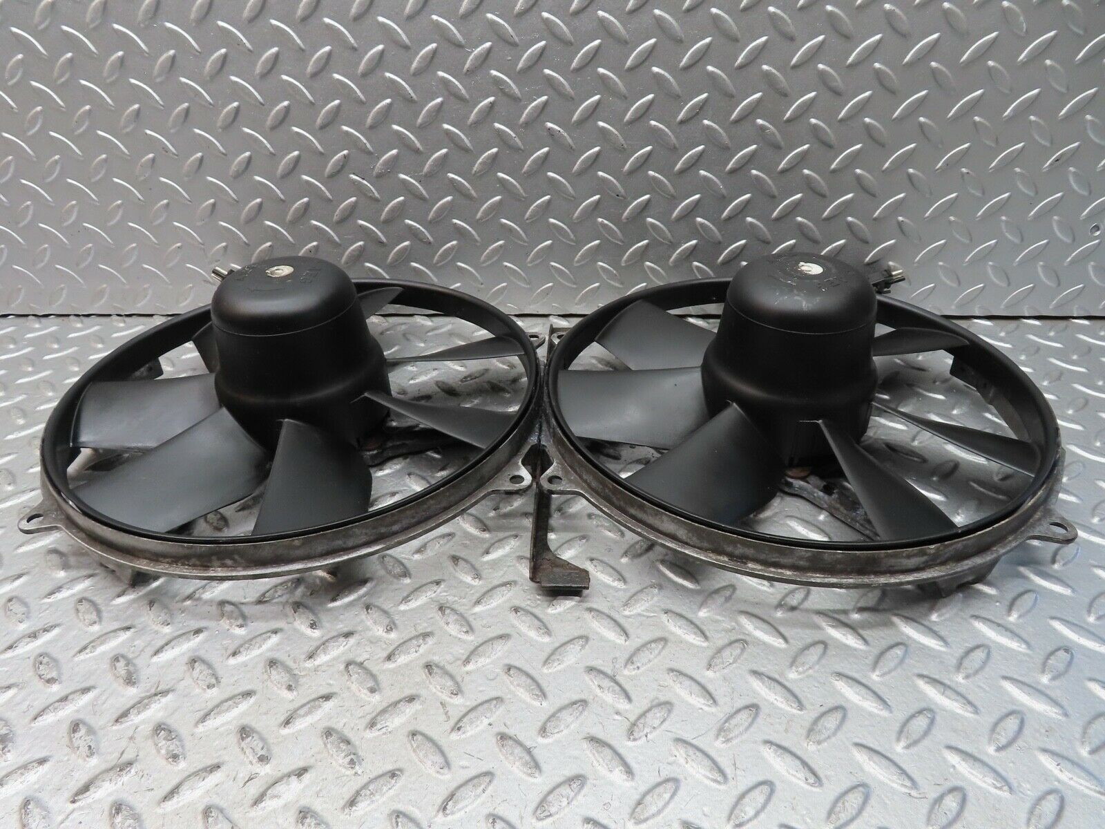 19636 Mercedes-Benz C140 CL420 Coupe Engine Cooling Fan AEG