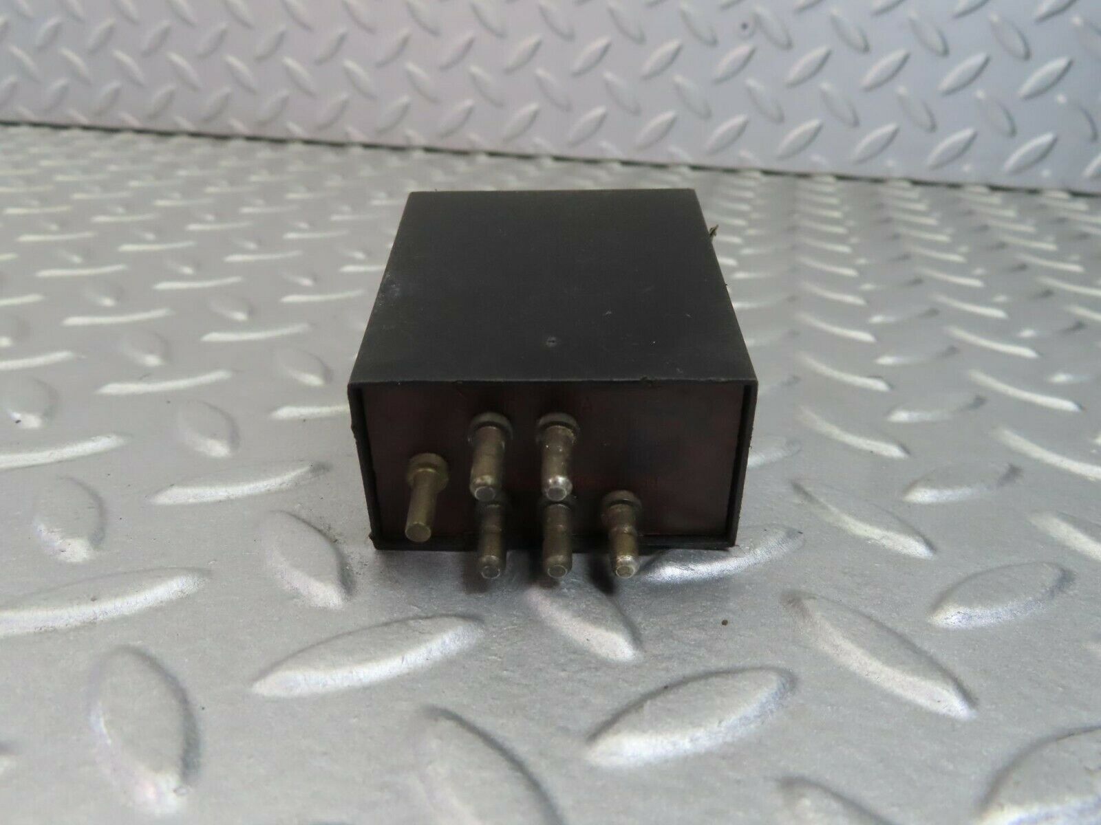 8207 Mercedes-Benz C107 Heated Window Relay 1078200110