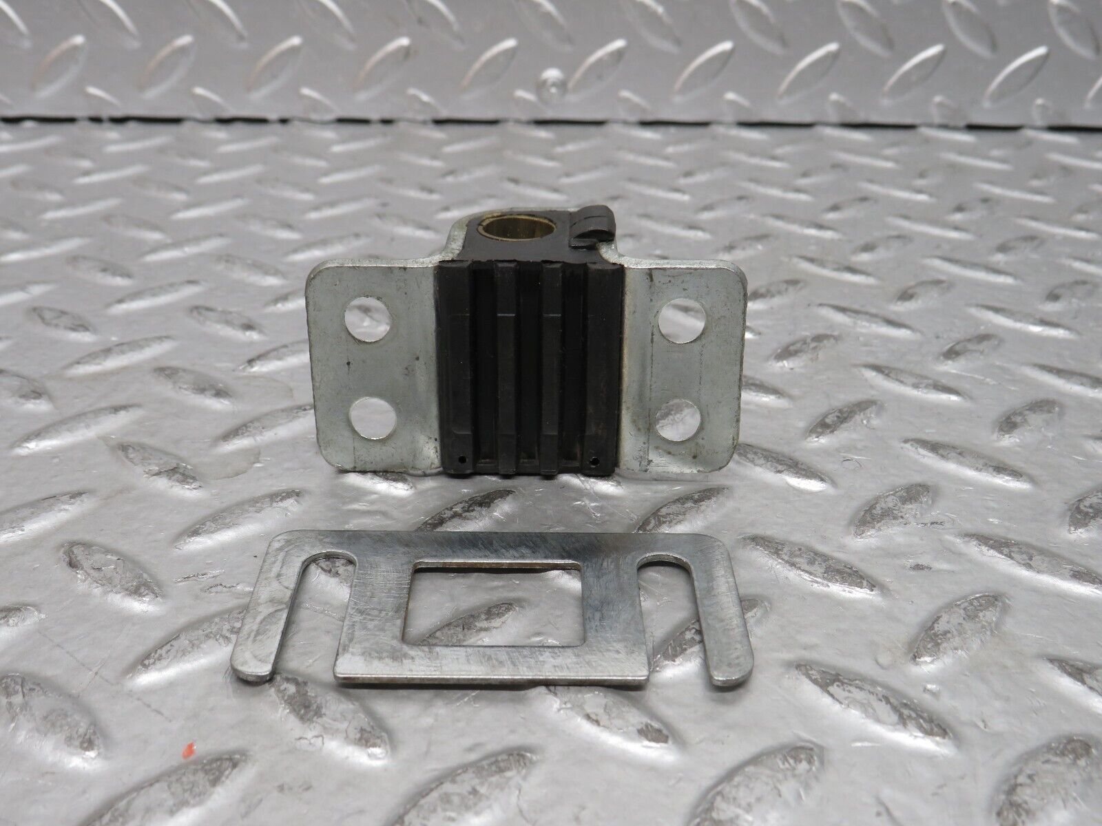 28308 Mercedes-Benz S123 240D Wagon Door Lock Latch Right