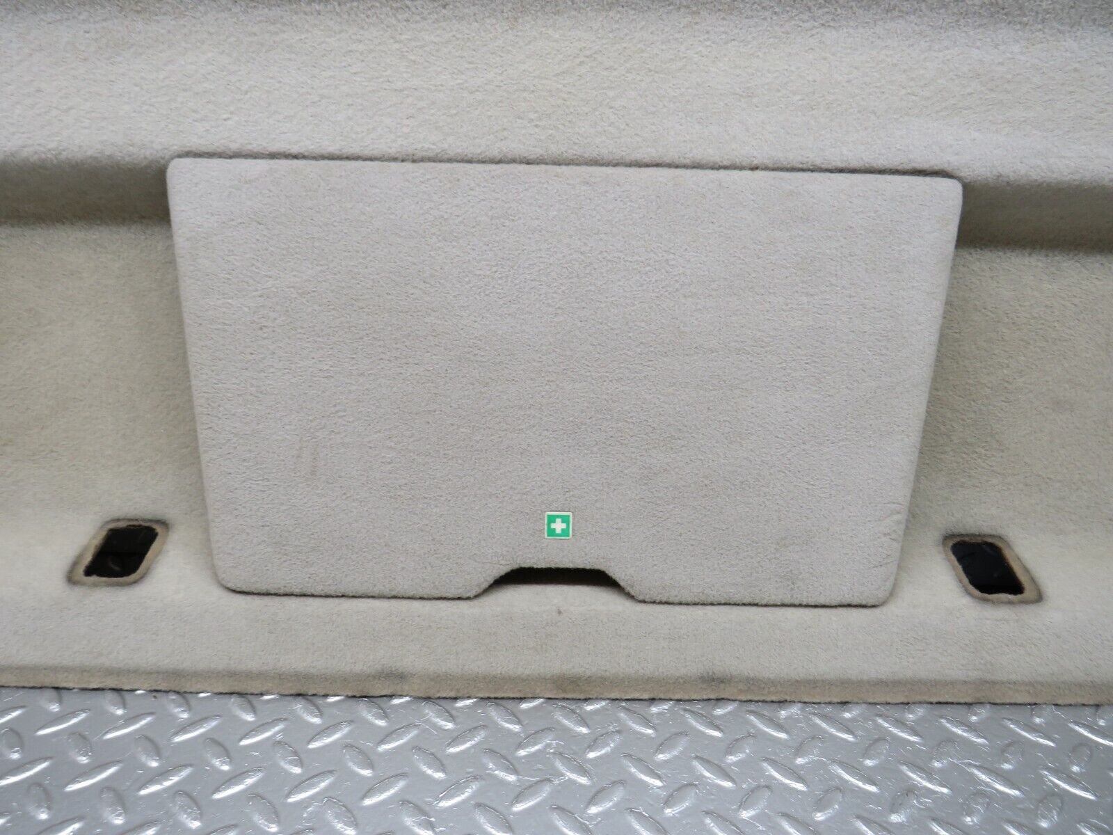 34023 Mercedes-Benz W124 260E Parcel Shelf