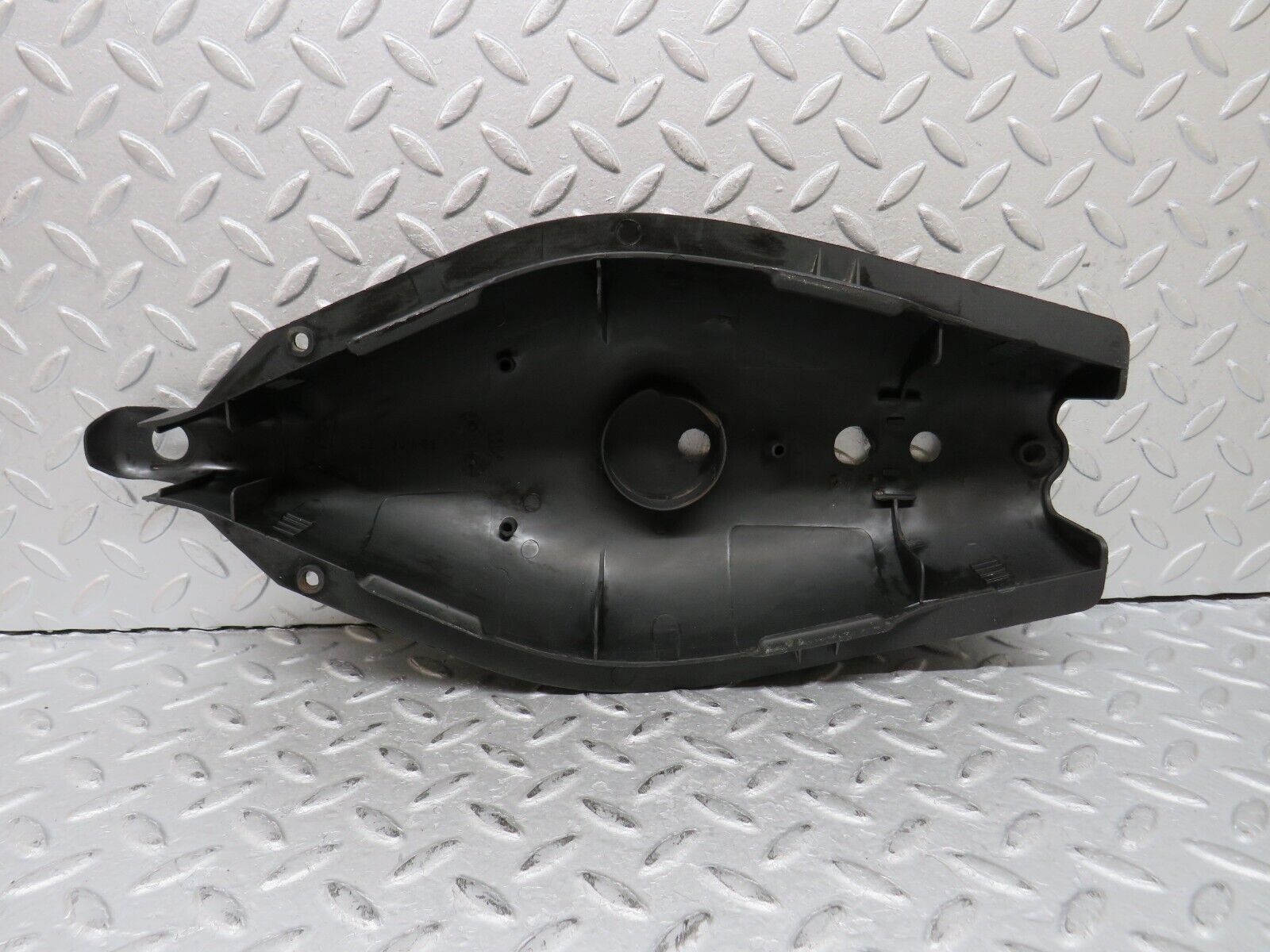 36460 Mercedes-Benz W201 190E 2.0L Rear Control Arm Cover 1243520088