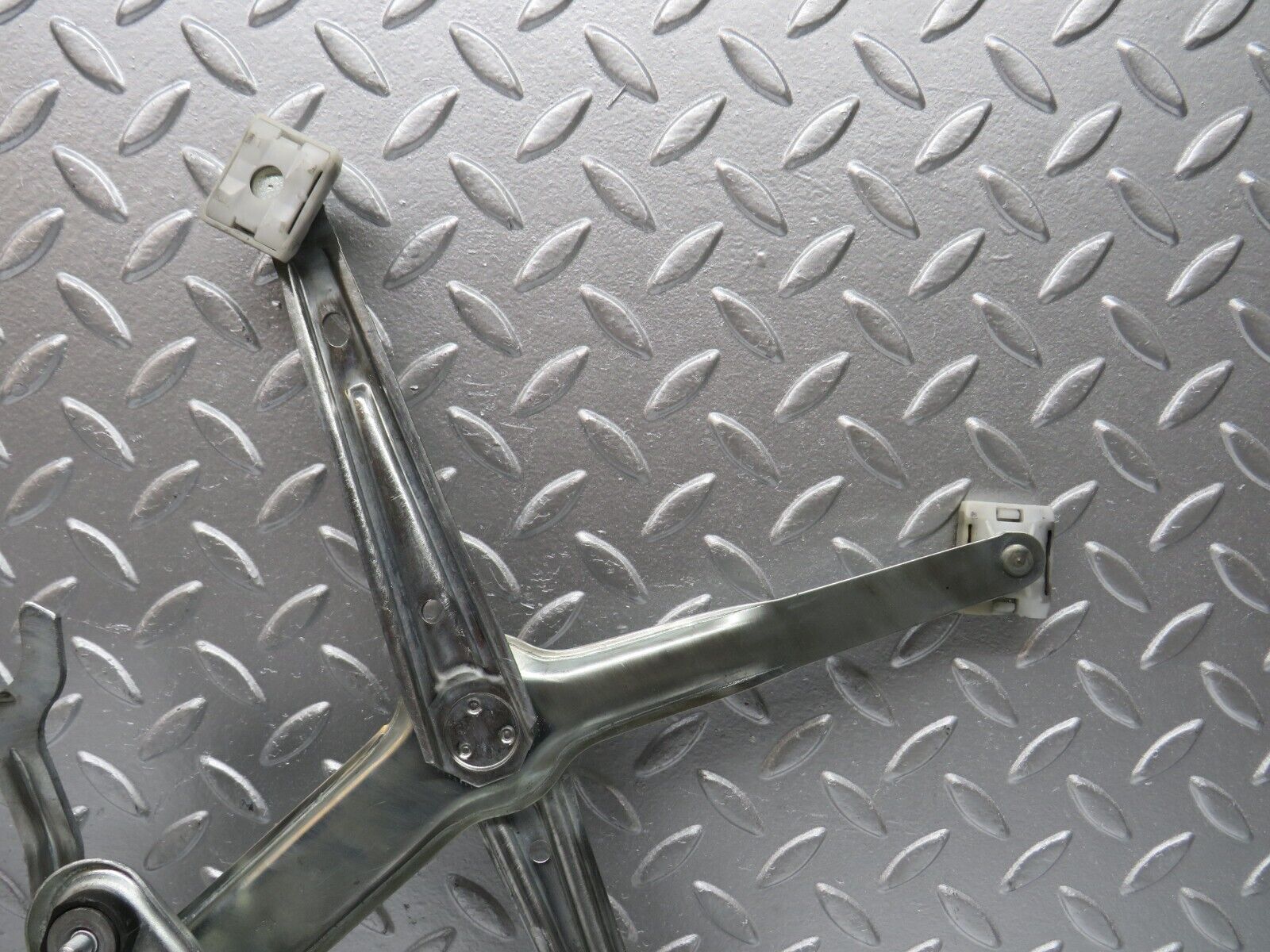 31202 Mercedes-Benz S124 220TE Wagon Front Left Power Window Regulator