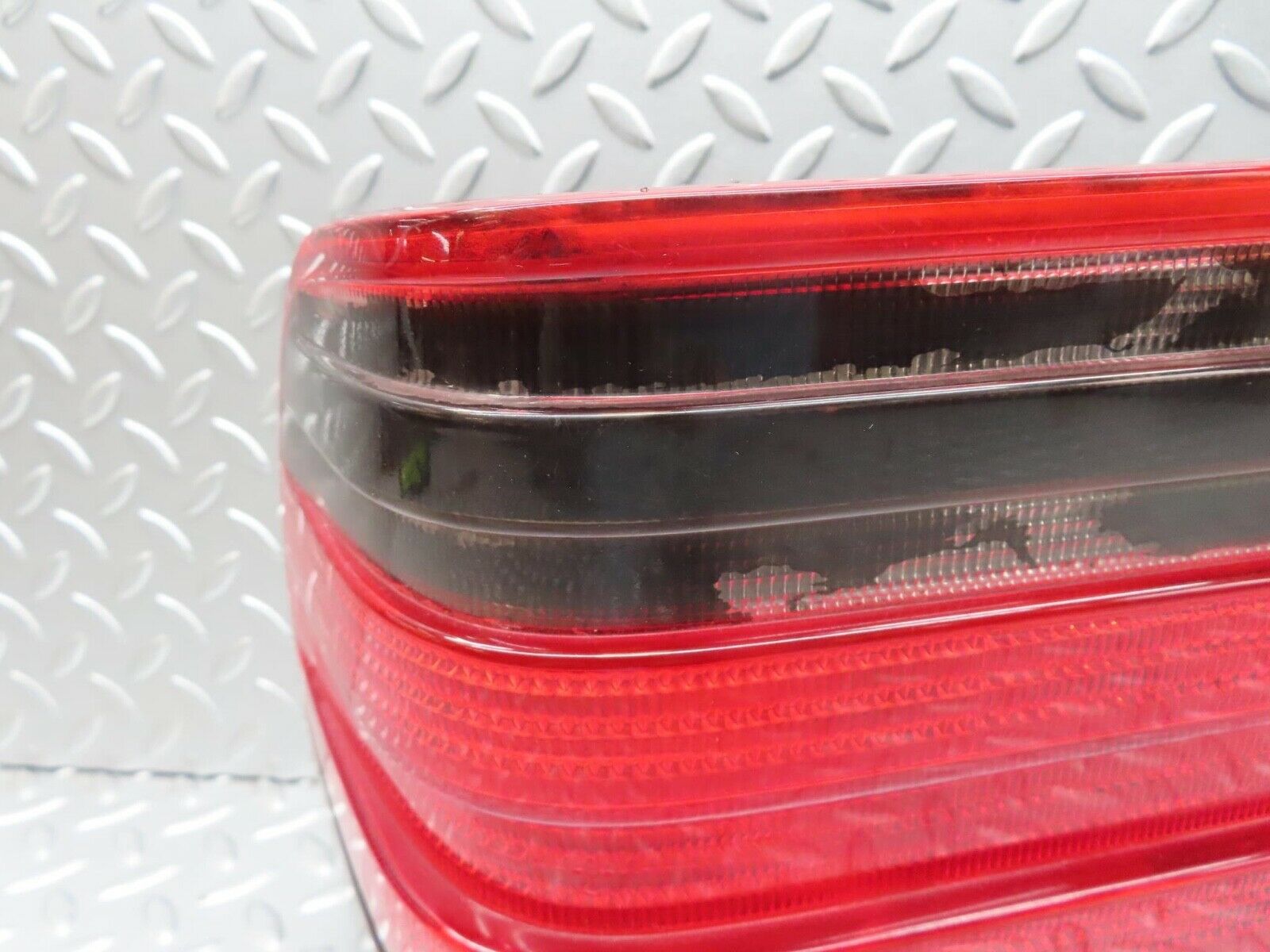 14914 Mercedes-Benz W140 S320 Tail Light Left Side