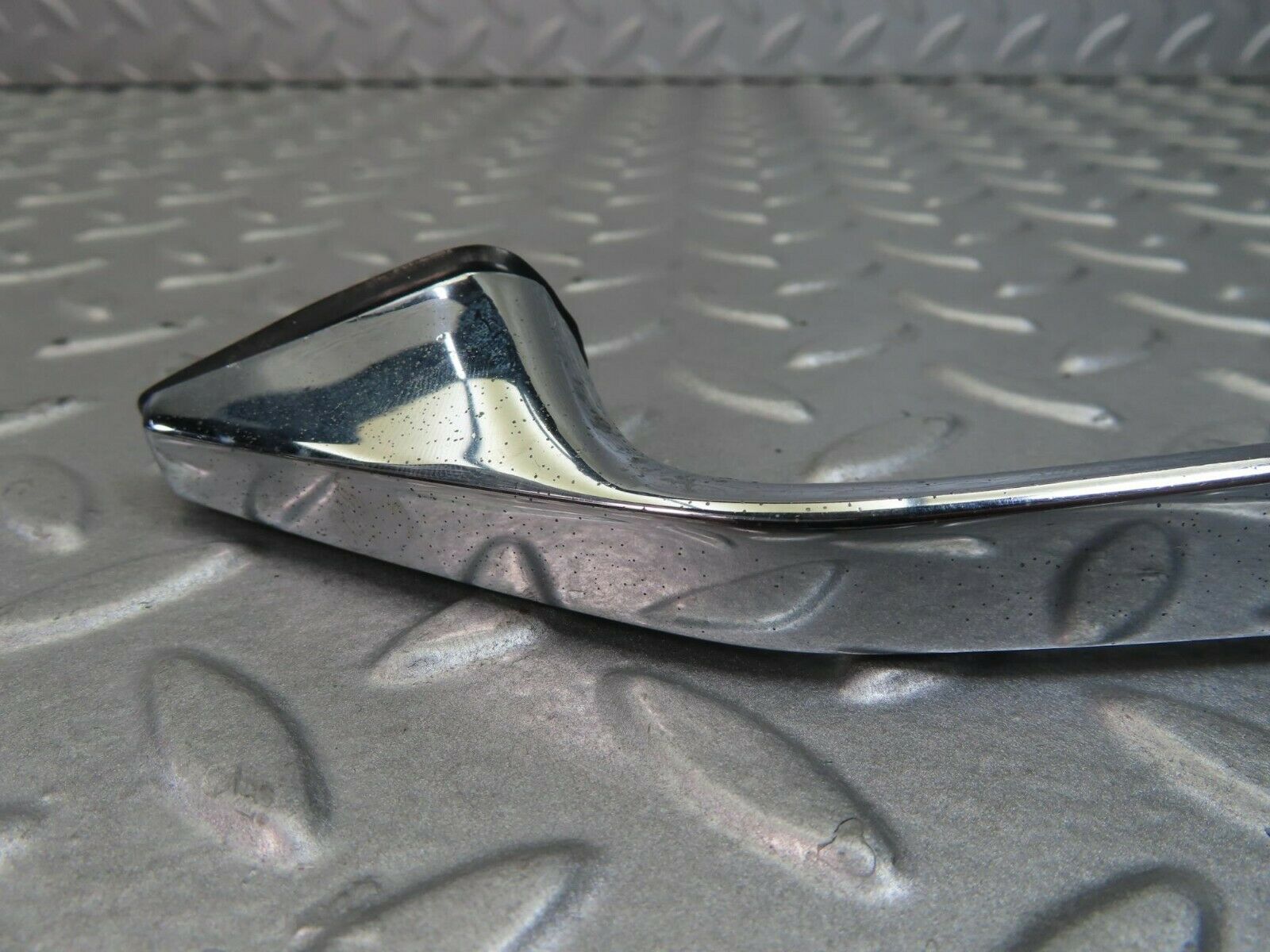 8764 Mercedes-Benz W108 Chrome Door Handle Front Right No Key 1087660801