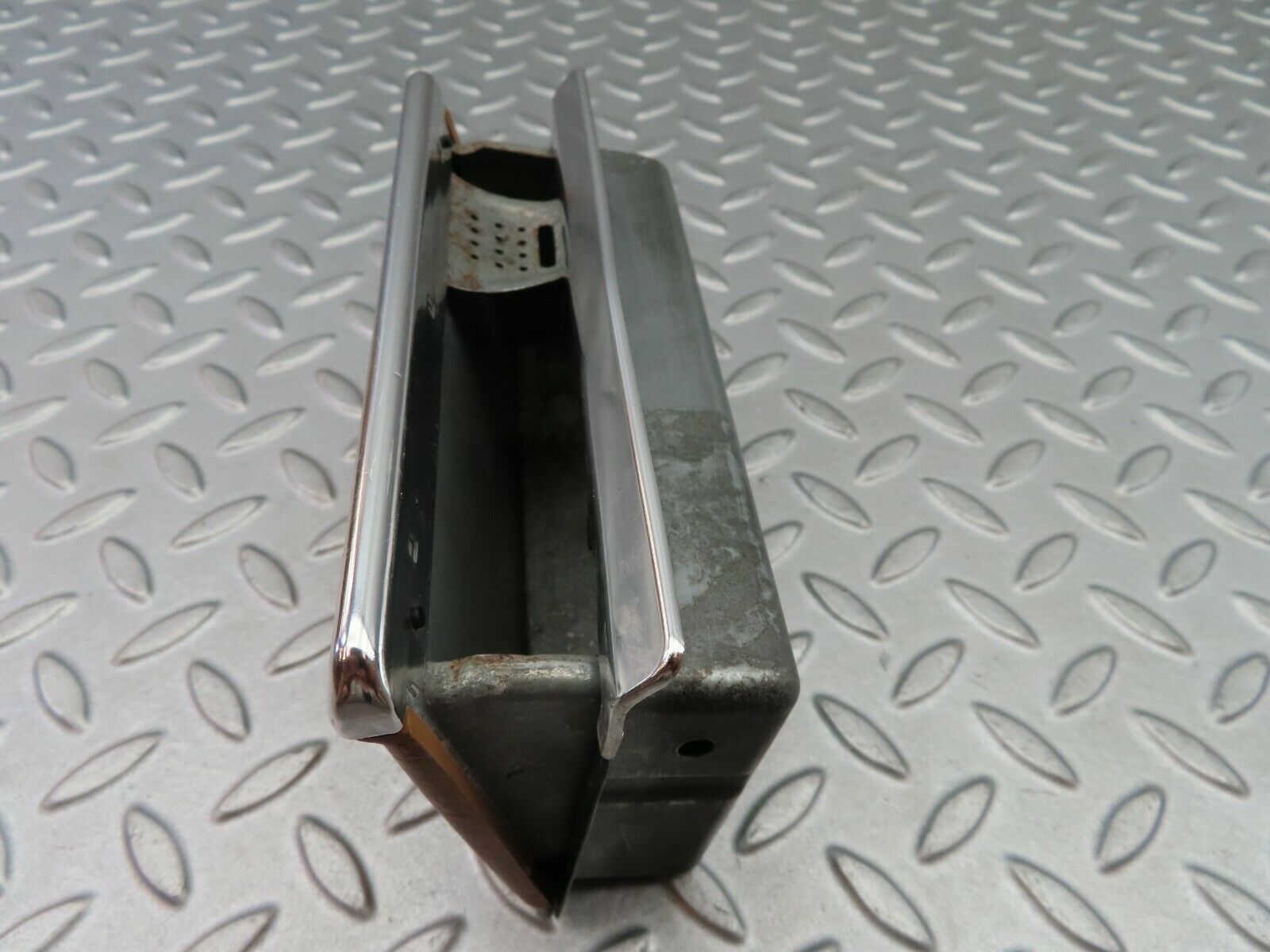 6086 Mercedes-Benz W126 380SE Rear Door Ashtray Palomino