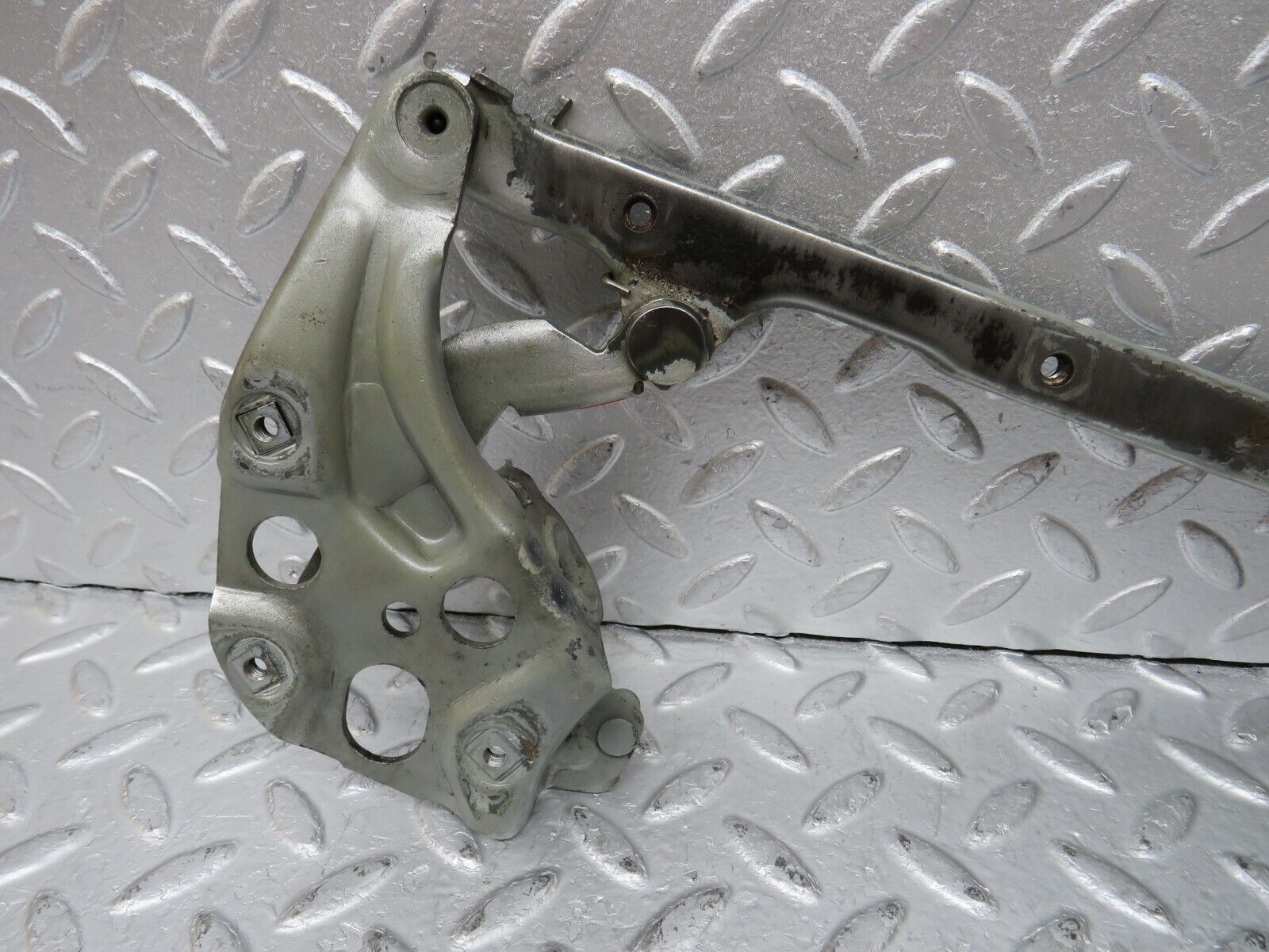 35030 Mercedes-Benz W210 320E Bonnet Hinge Right Side