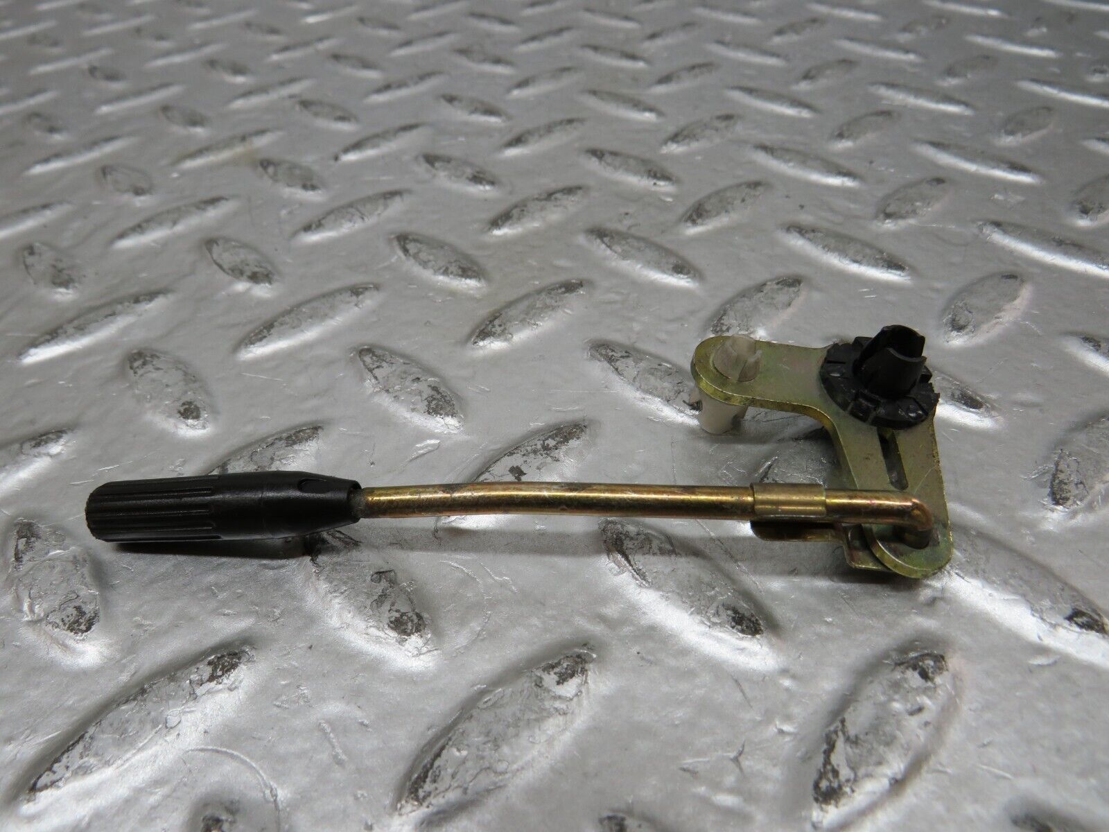 27495 Mercedes-Benz S124 300TE Wagon Rear Door Lock Knob Pair