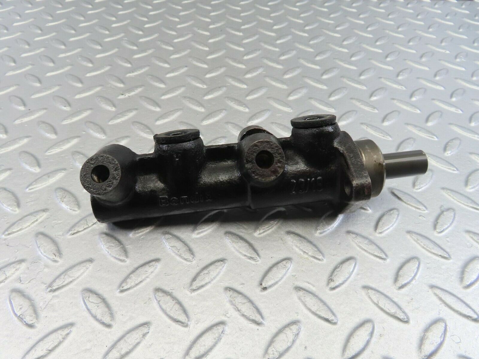 9901 Mercedes-Benz C123 230CE Coupe Brake Master Cylinder