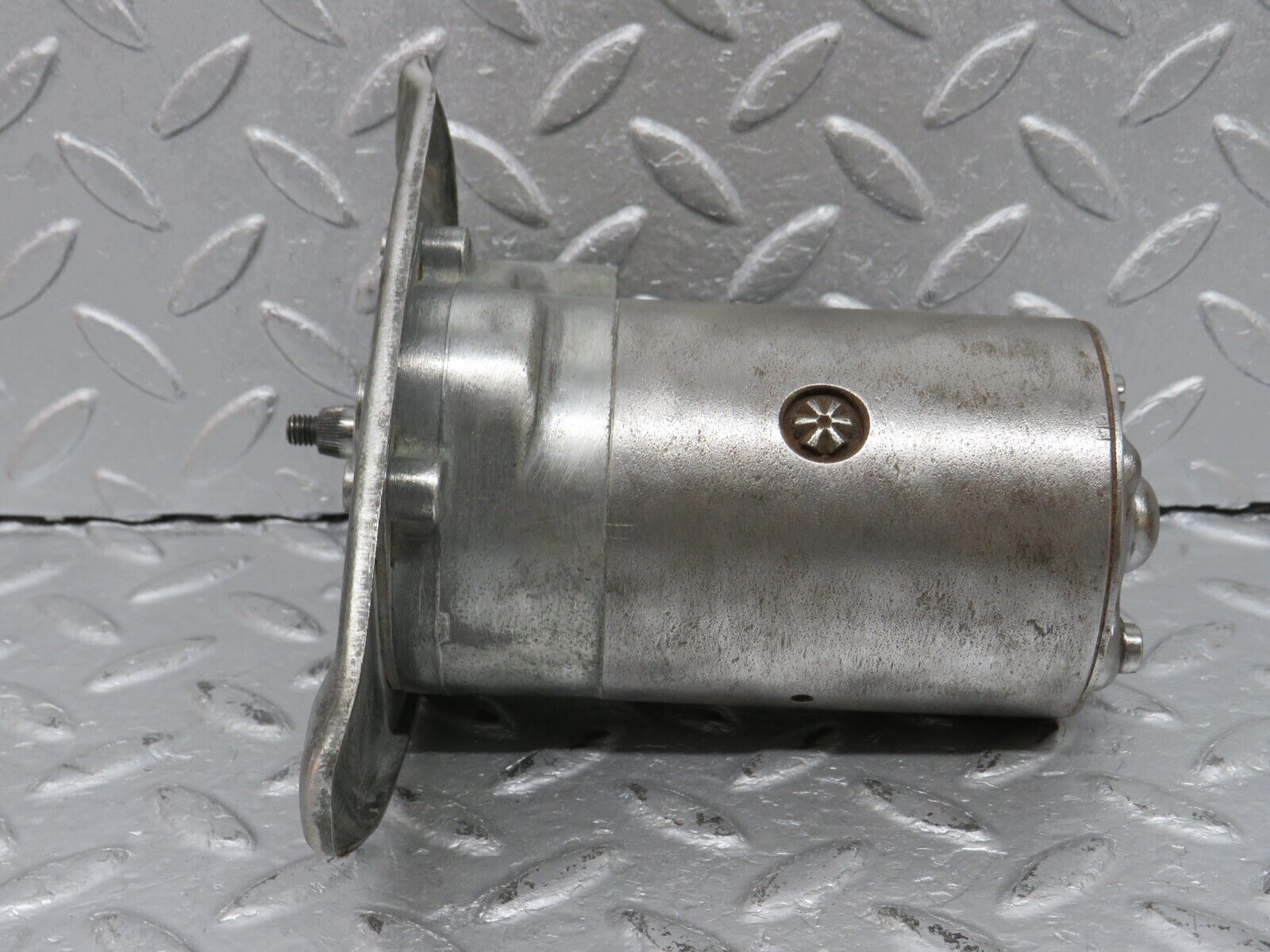 40230 Mercedes-Benz W110 230 Wiper Motor Bosch 0390716006