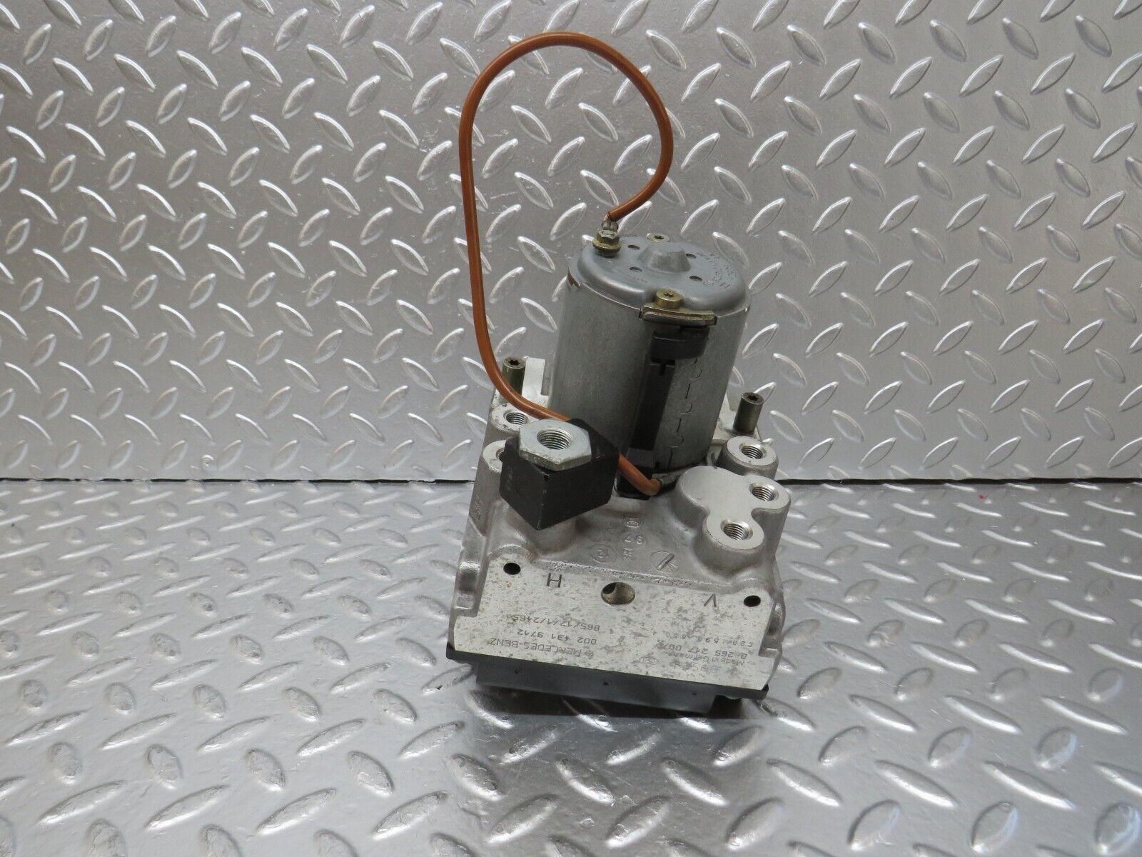 24937 Mercedes-Benz W140 S320 ABS Pump Bosch 0130108057