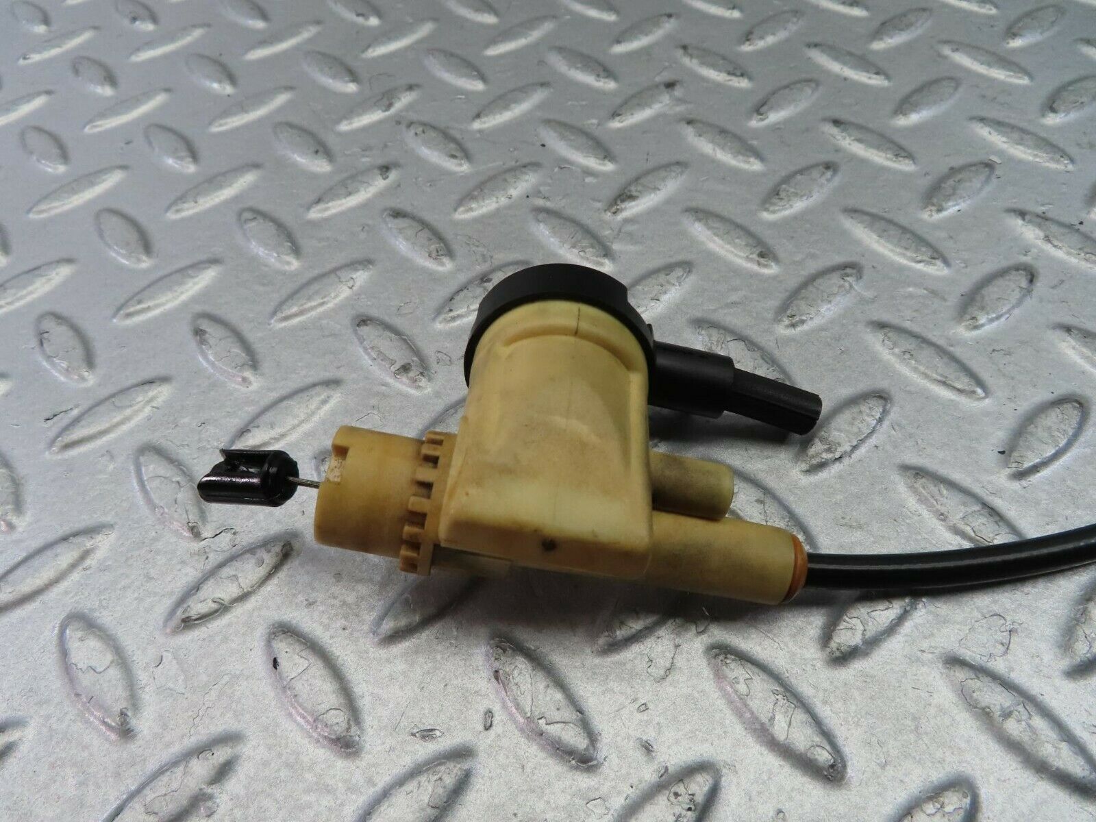 9728 Mercedes-Benz C124 300CE Automatic Gearbox Kickdown Cable