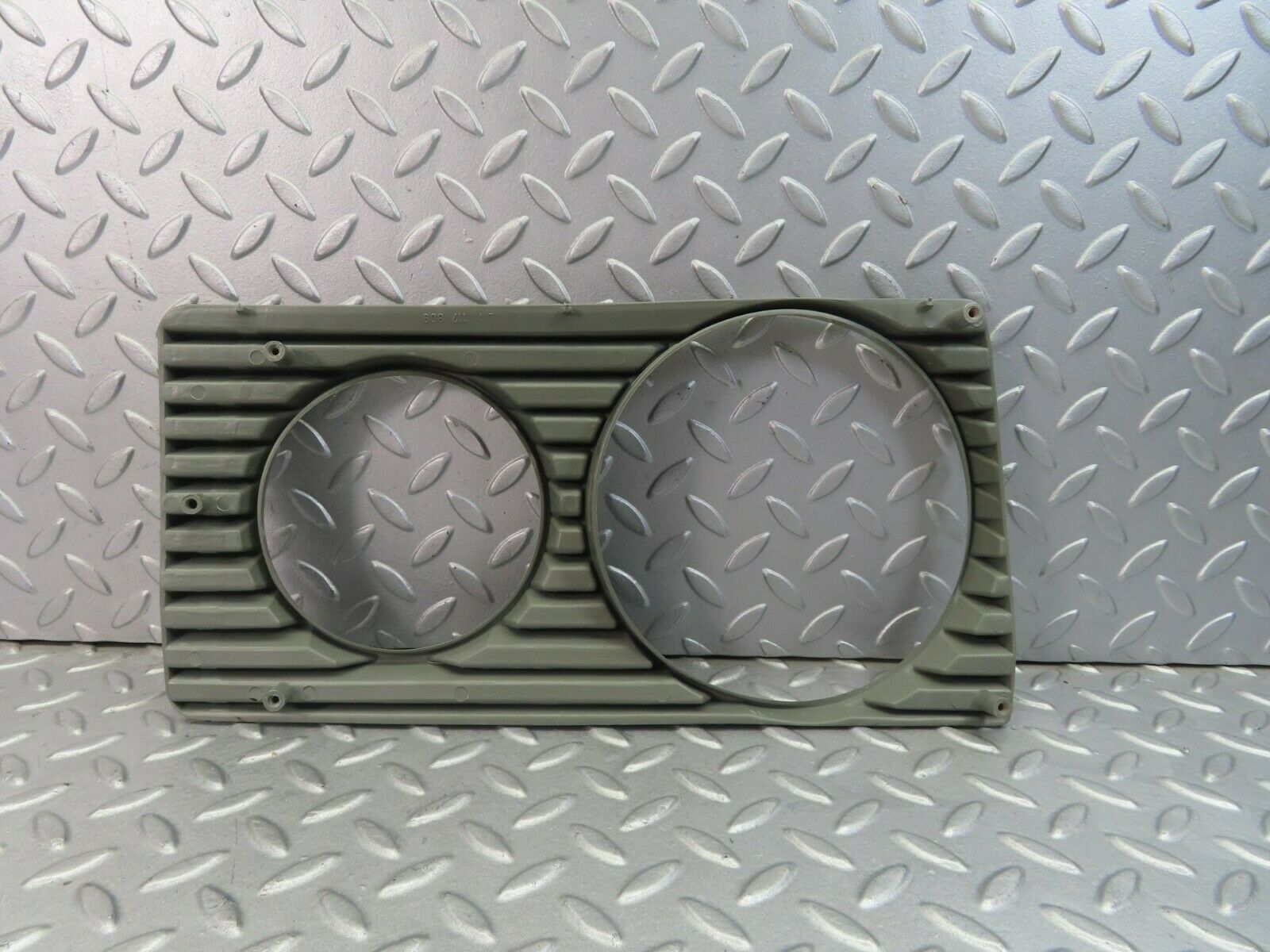 8472 Mercedes-Benz W123 Headlight Lens Hella Left