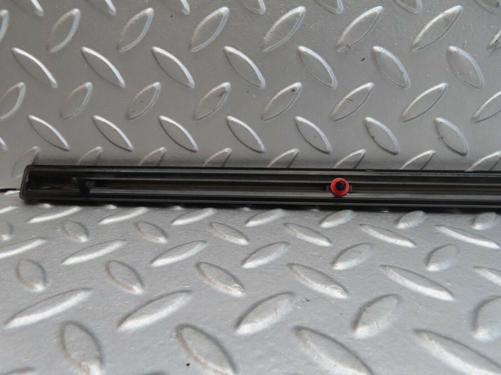 13448 Mercedes-Benz W123 200 Front Left Door Centre Moulding Trim