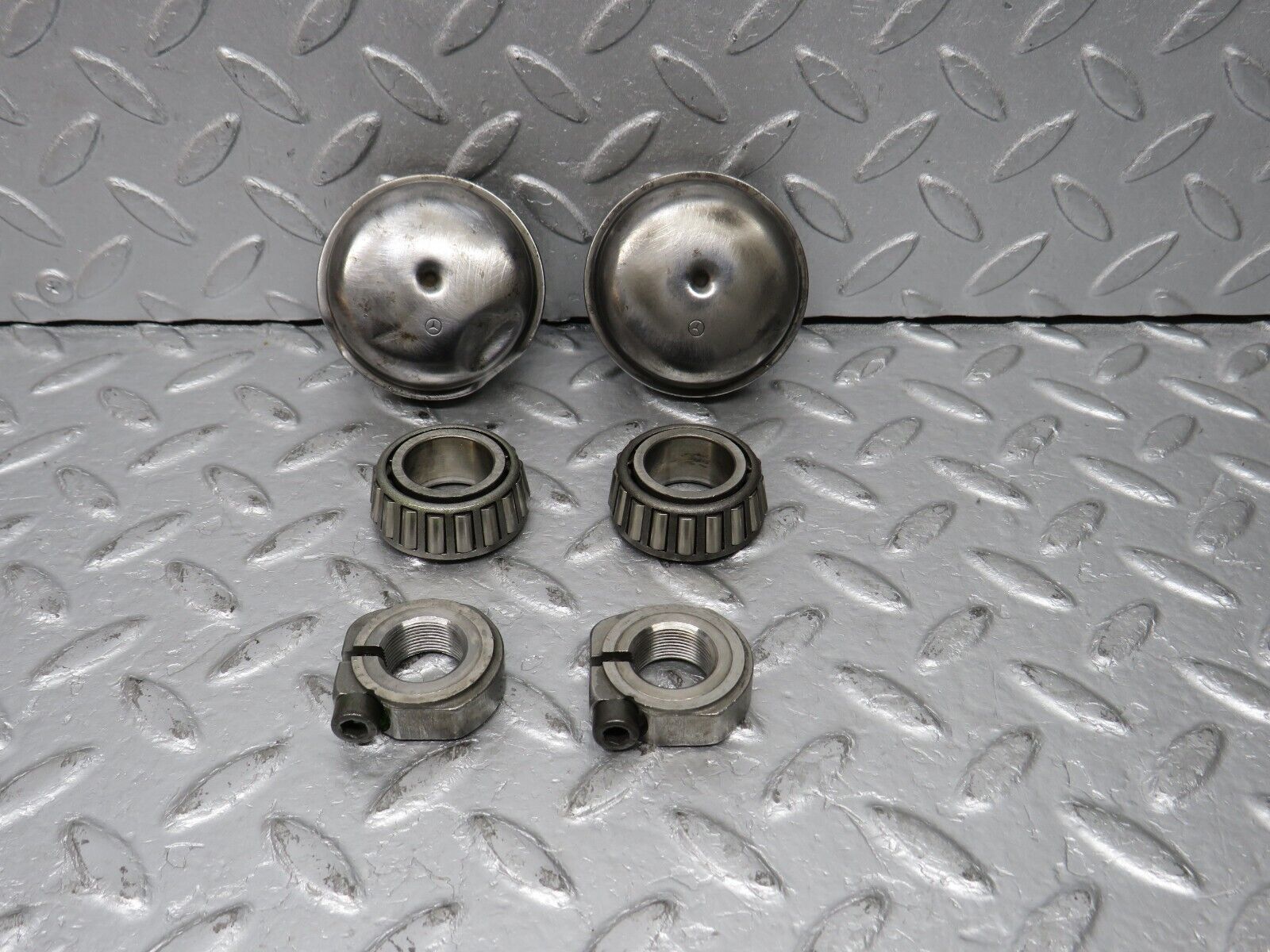 38480 Mercedes-Benz R129 280SL Coupe Wheel Hub Locking Cap With Bearing