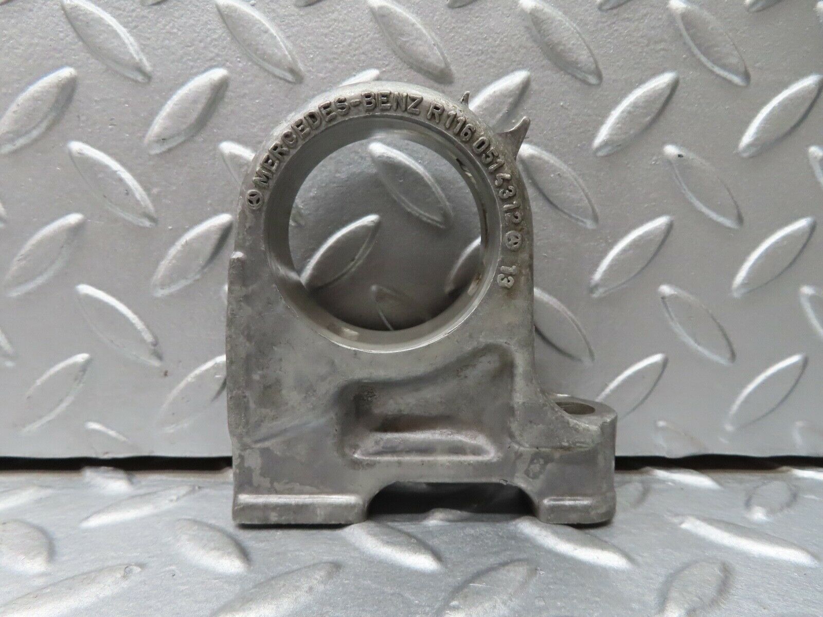 17724 Mercedes-Benz W116 450SEL Camshaft Tower Bearing 1160514312