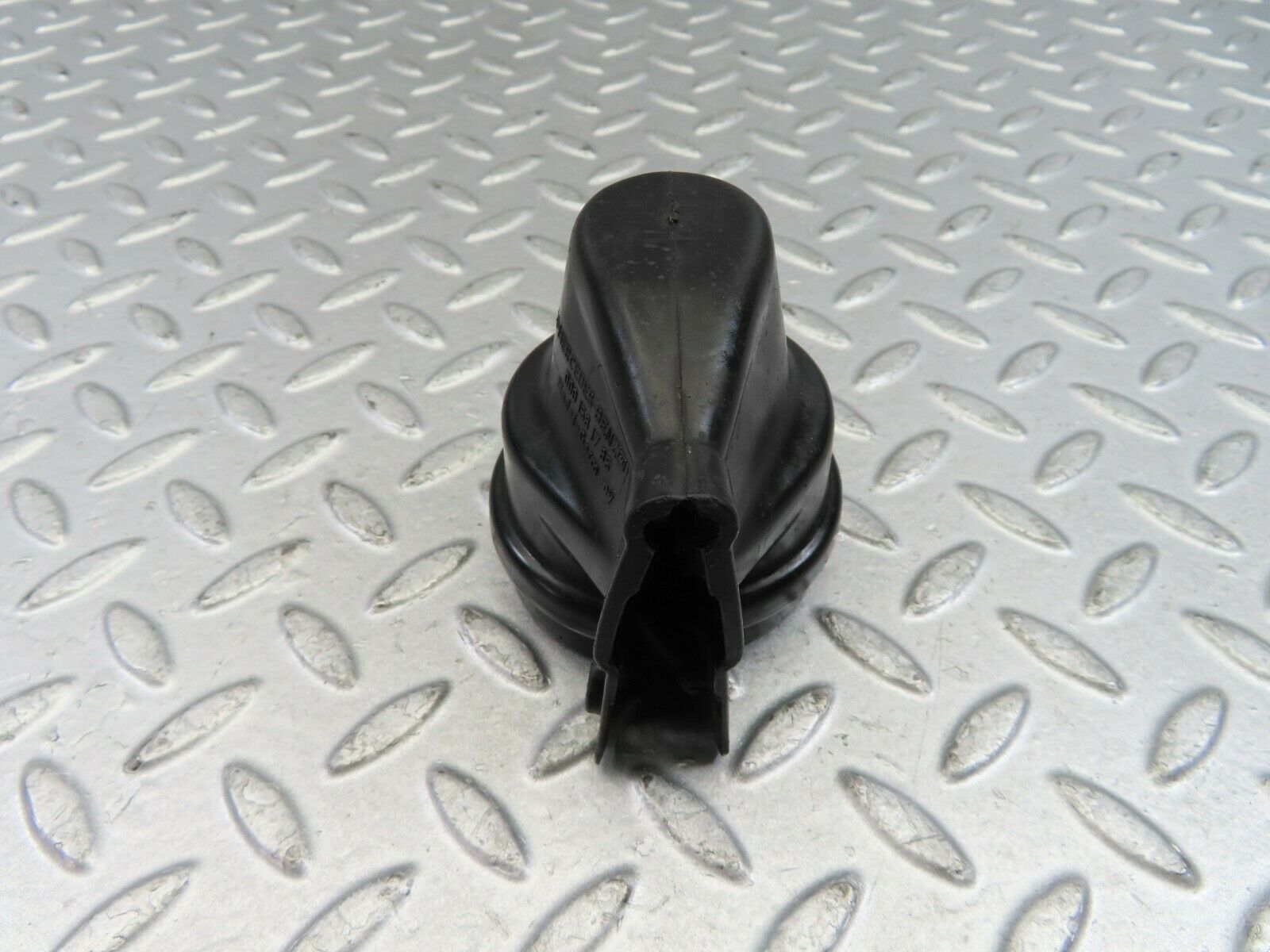 9650 Mercedes-Benz C123 280CE Coupe Ignition Coil Protective Cap 0001581785