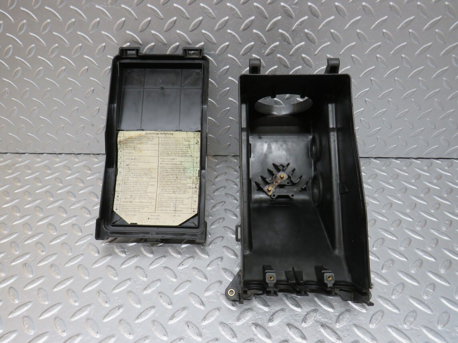 34440 Mercedes-Benz C126 380SEC Coupe Fuse Box 1265400650 1265400082