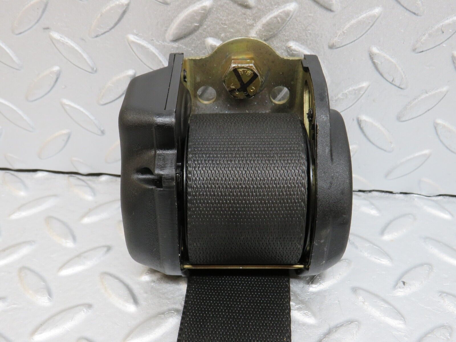 36758 Mercedes-Benz W201 190E 2.0L Rear Seat Belt & Buckle 1268601886 2018605685 2018606069