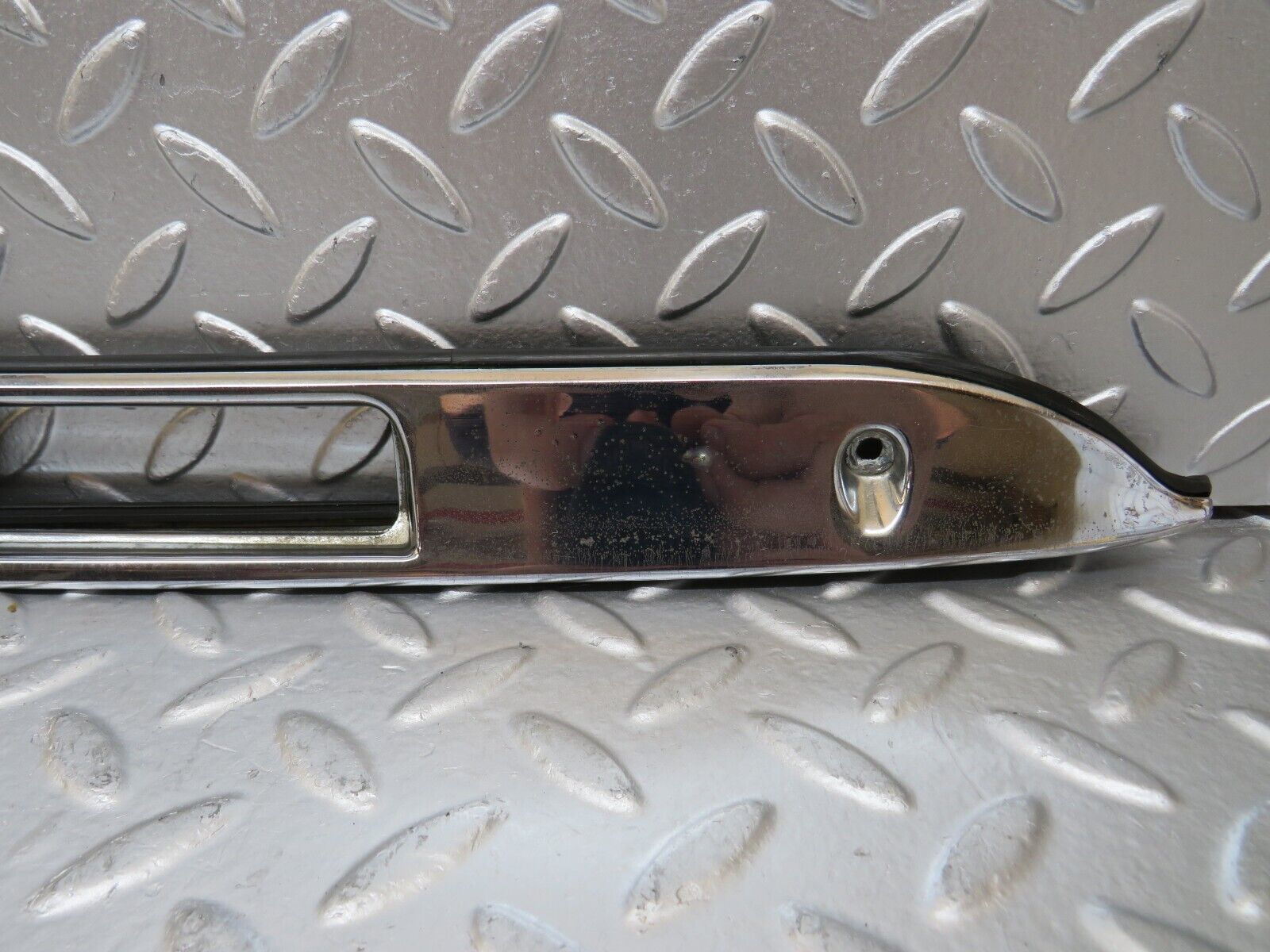 25673 Mercedes-Benz W124 280E Trunk Chrome N. Plate Light Holder 1247580096