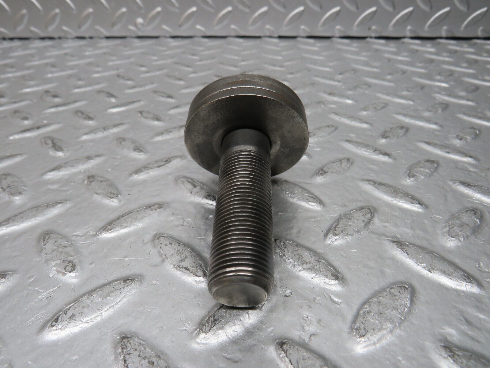 29885 Mercedes-Benz W123 230E Crankshaft Bolt