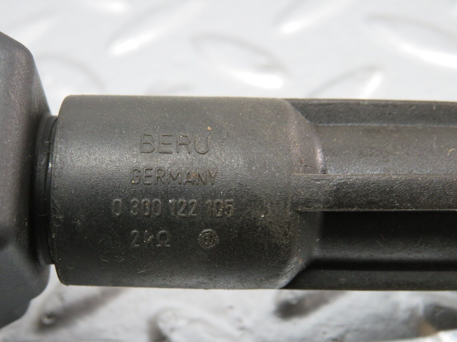 24942 Mercedes-Benz W140 S320 Ignition Coil Bosch 0001587503