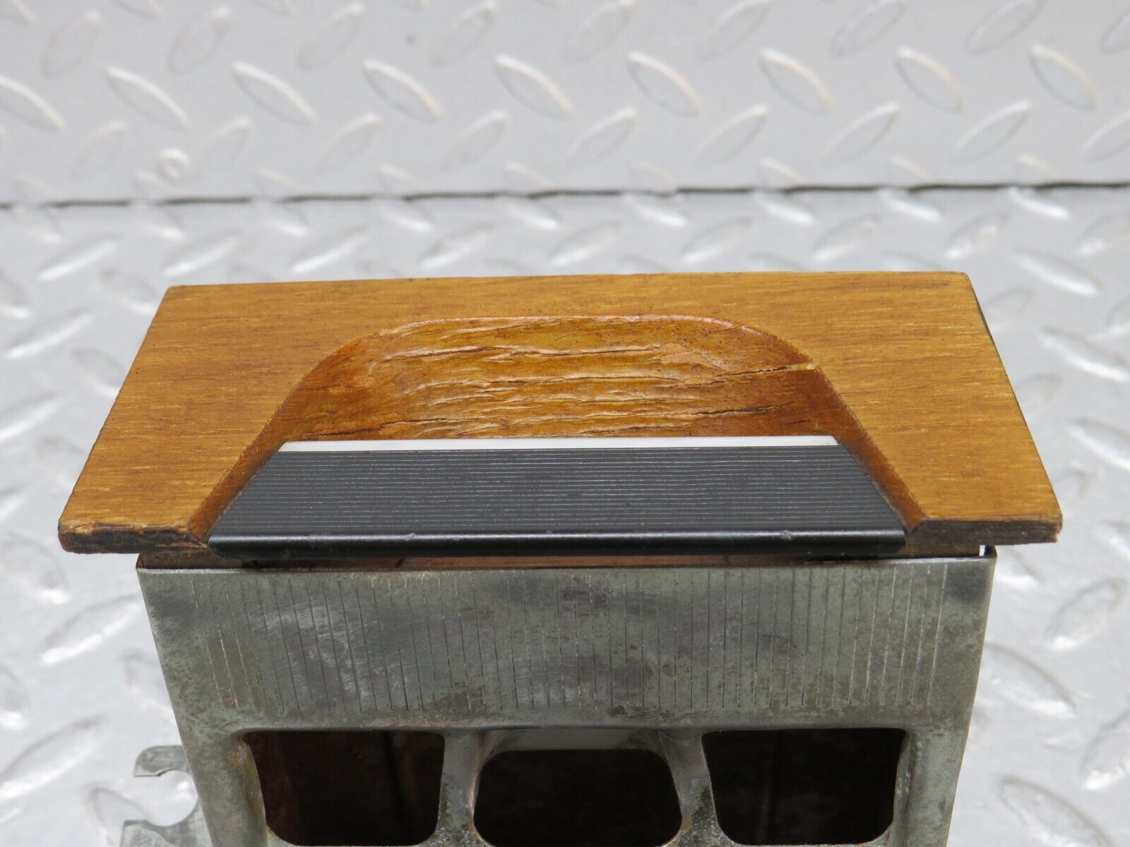 37552 Mercedes-Benz W109 300SEL Centre Console Ashtray Wood Finish