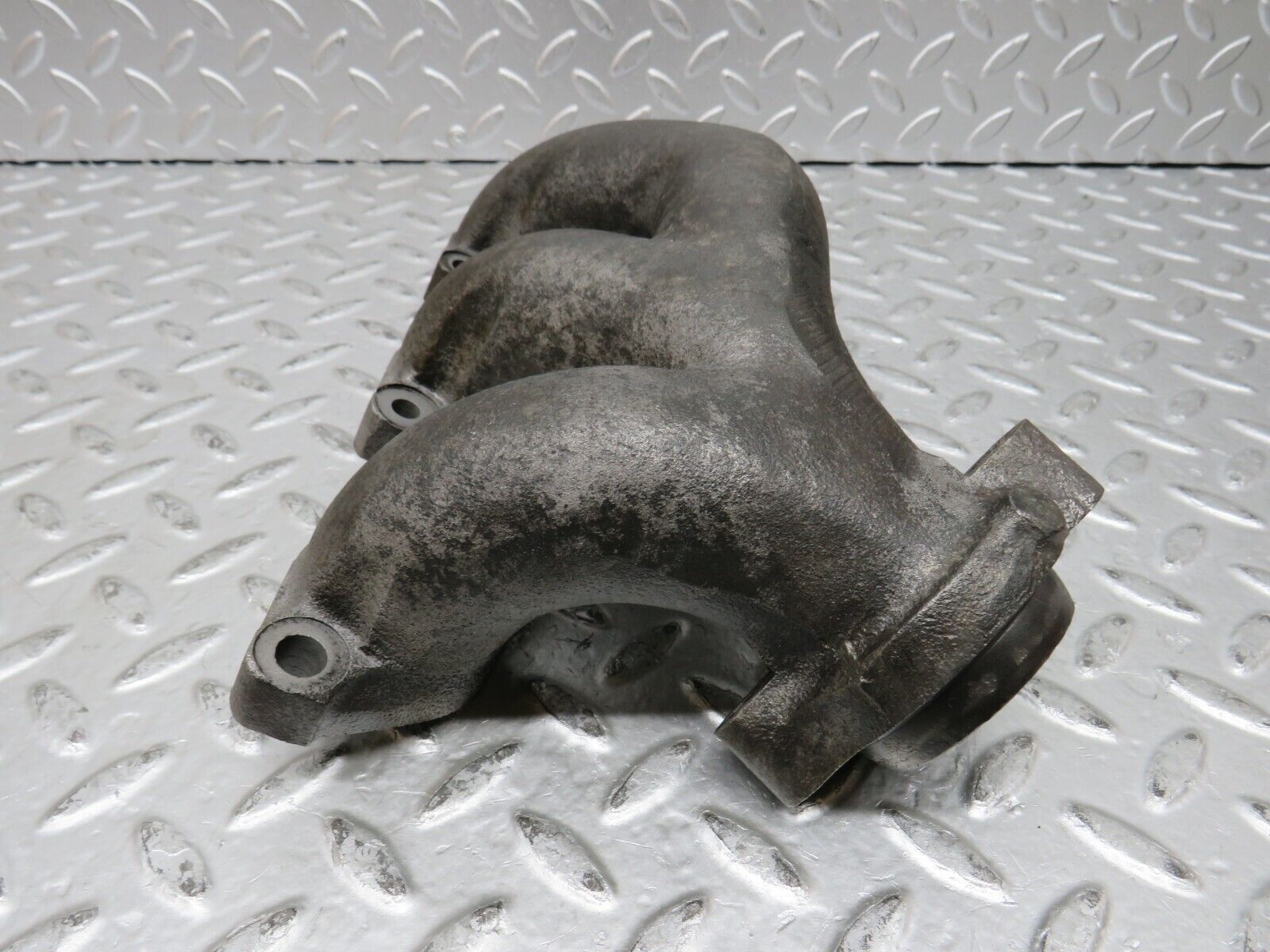 28109 Mercedes-Benz W123 280E Exhaust Manifold Cylinder 4-6 1101427002