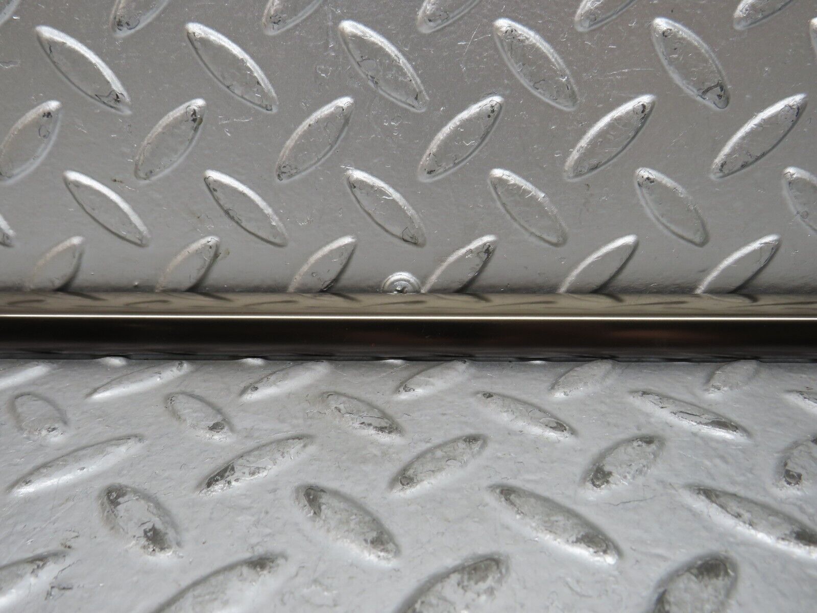 29003 Mercedes-Benz C124 320CE Coupe Rear Left Window Exterior Chrome Trim