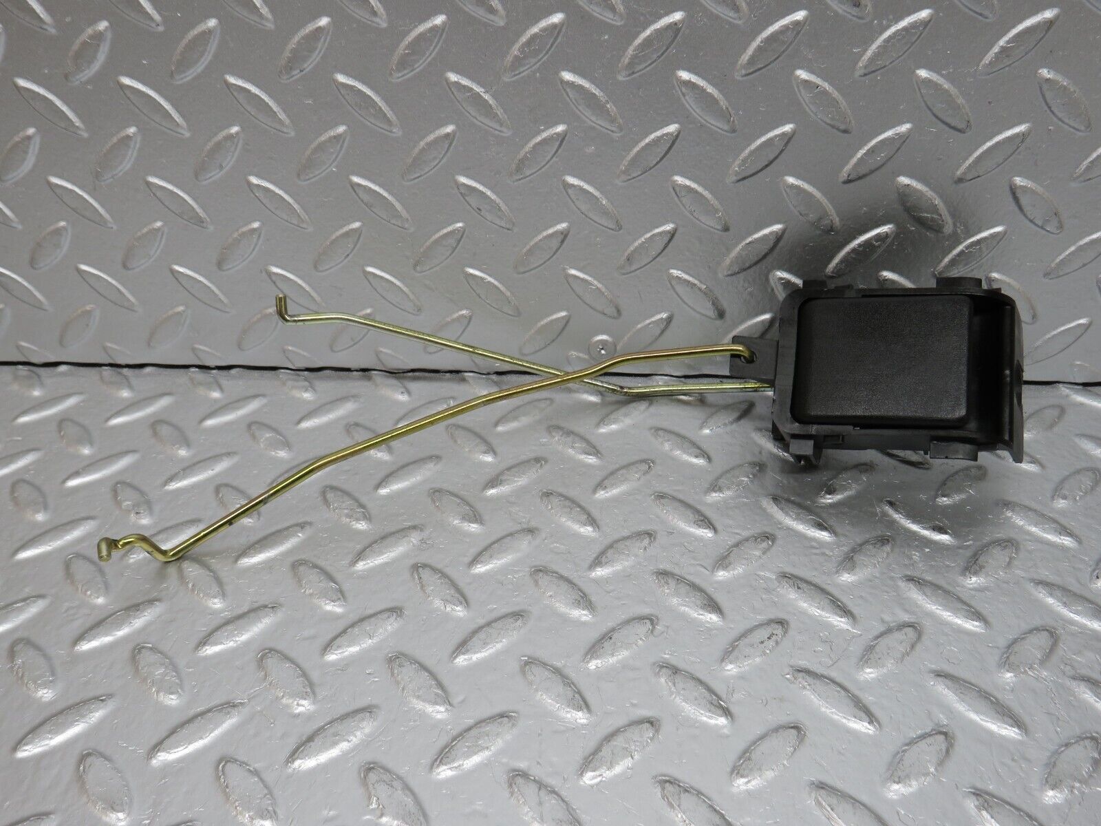 32495 Mercedes-Benz S124 300TE Wagon Interior Release Handle 1247660564