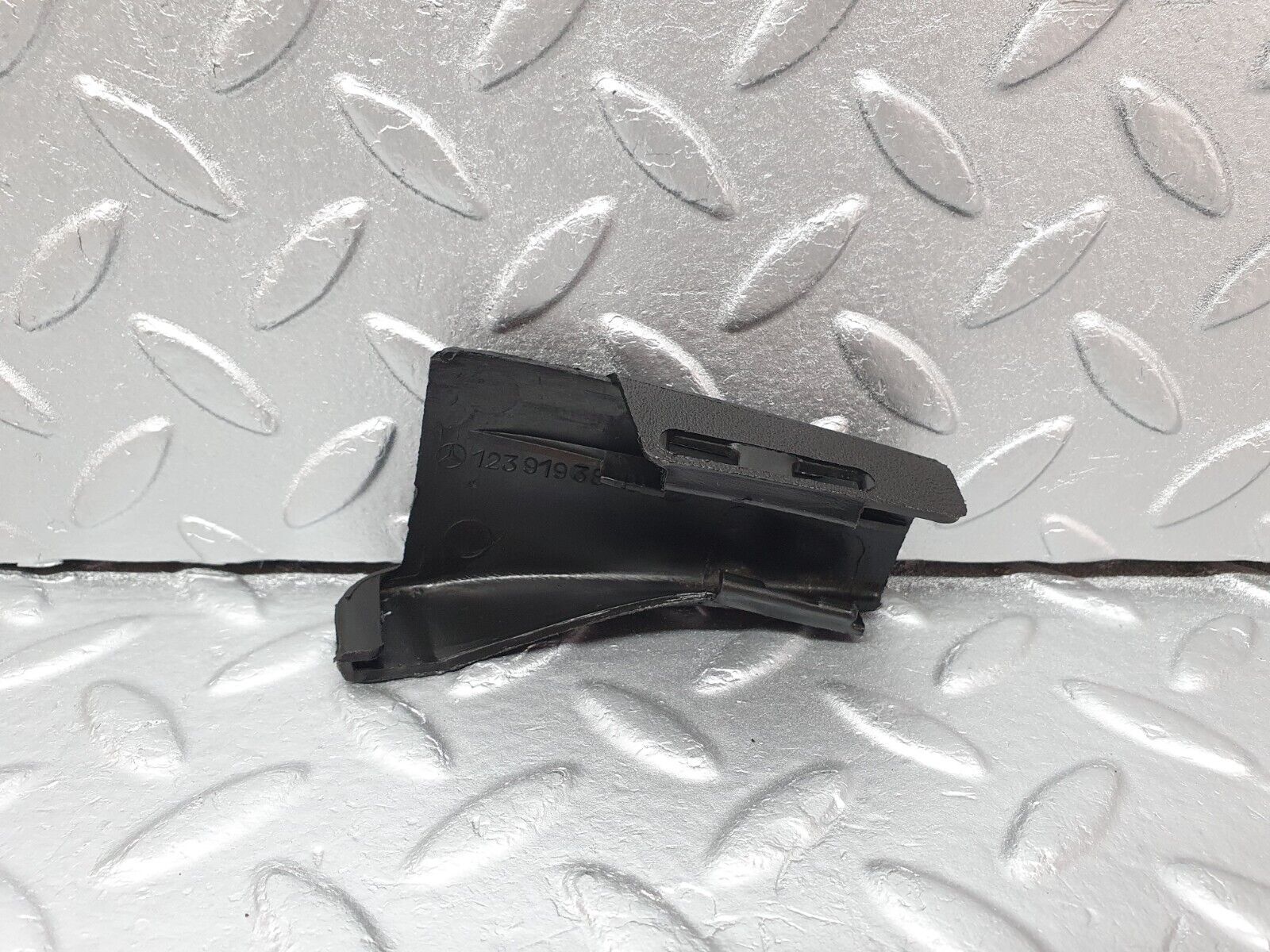 40790 Mercedes-Benz W123 300D Front Right Seat Cover Trim Black 1239193820