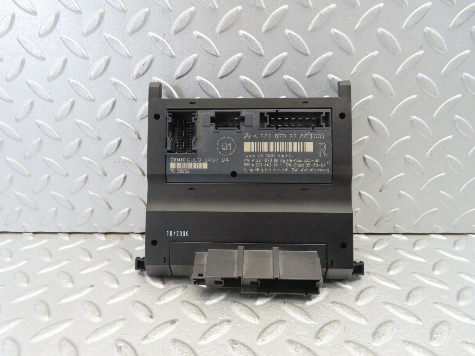 11085 Mercedes-Benz W221 S320 Front Right Seat Control Unit 2218702286