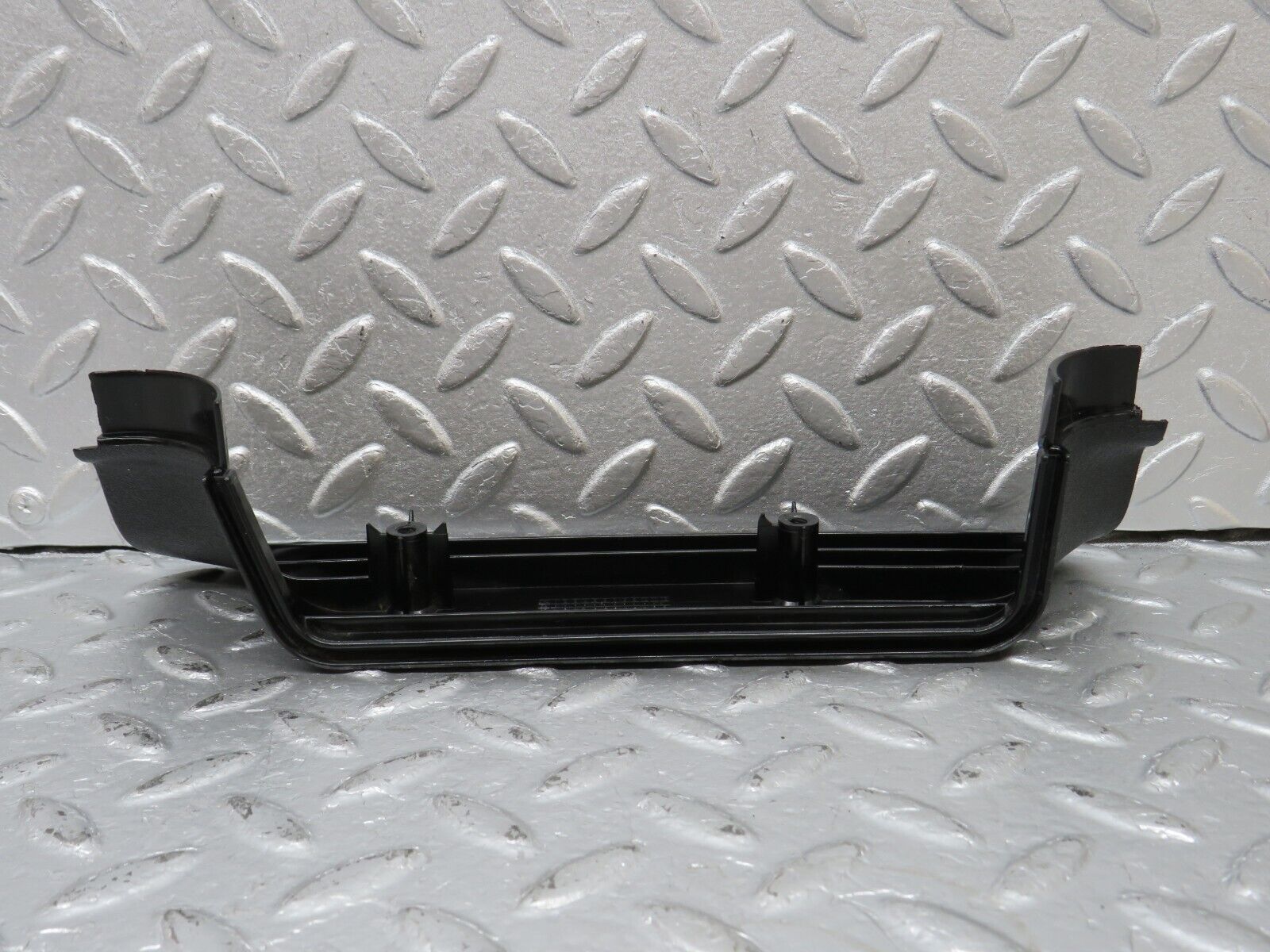 40557 Mercedes-Benz W126 B Pillar Bottom Cover Left Black 1266920122