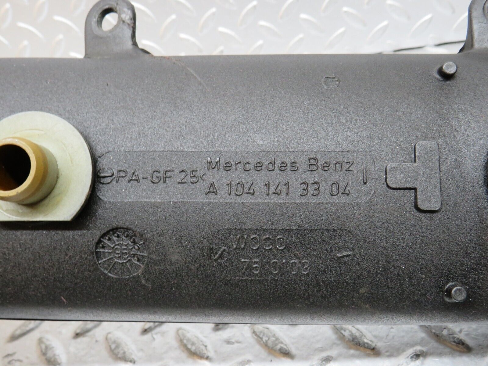 28933 Mercedes-Benz C124 320CE Coupe Air Intake Pipe 1041413304