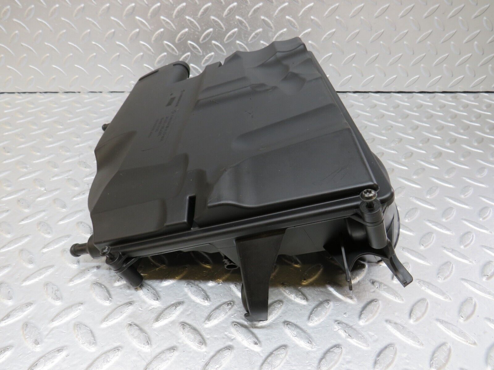 35116 Mercedes-Benz W221 Air Filter Box Housing 6420902101 0051535028